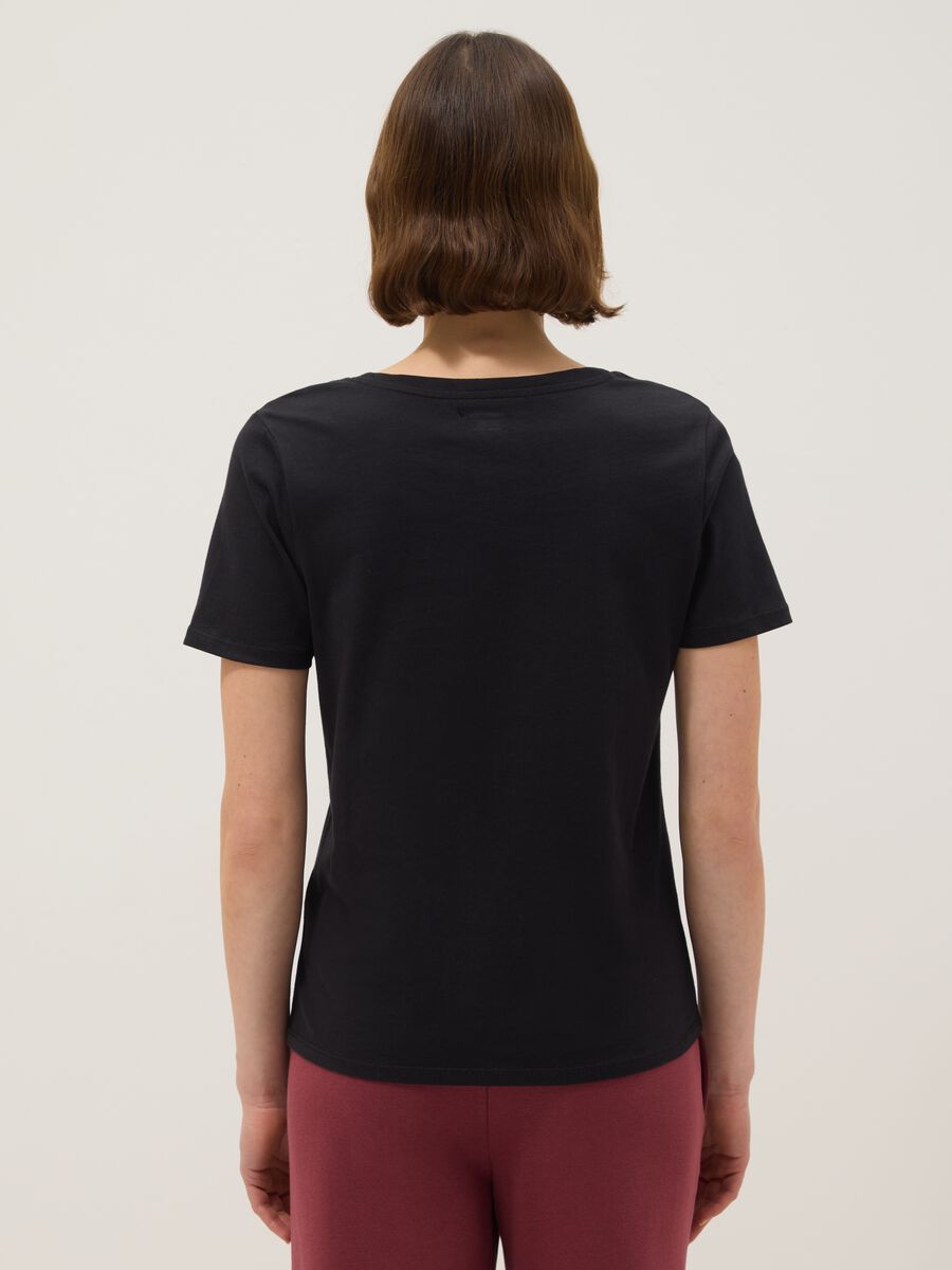 Black pure cotton V-neck regular fit T-shirt_2