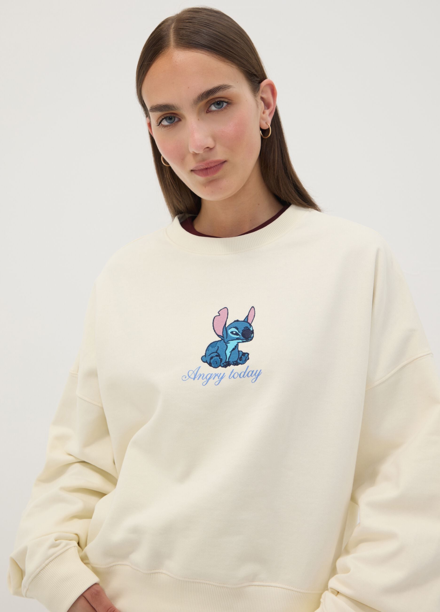 Sweatshirt bege em algod&atilde;o puro com estampado Stitch