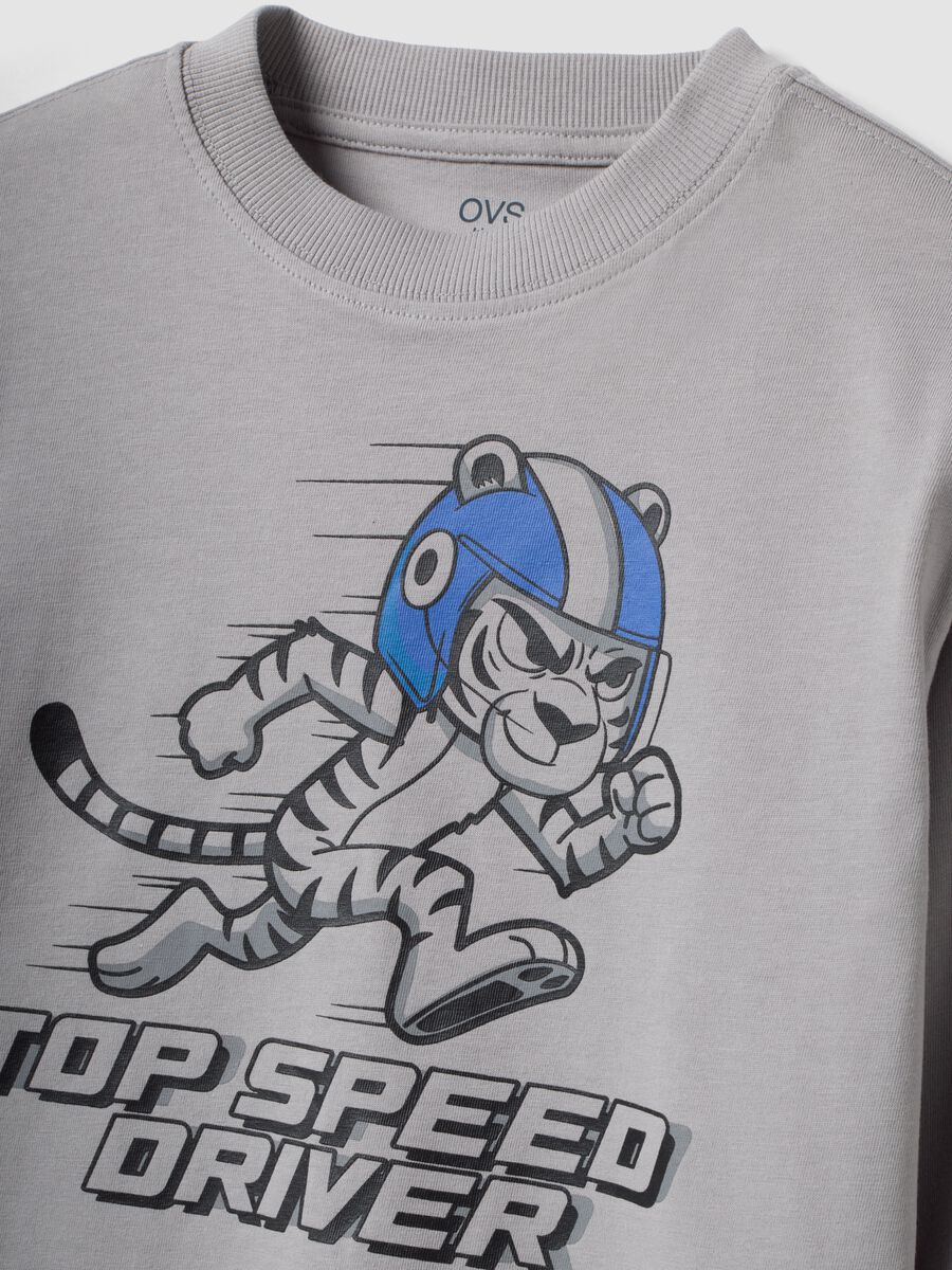 T-shirt grigia in puro cotone con girocollo e stampa Top Speed Driver_2