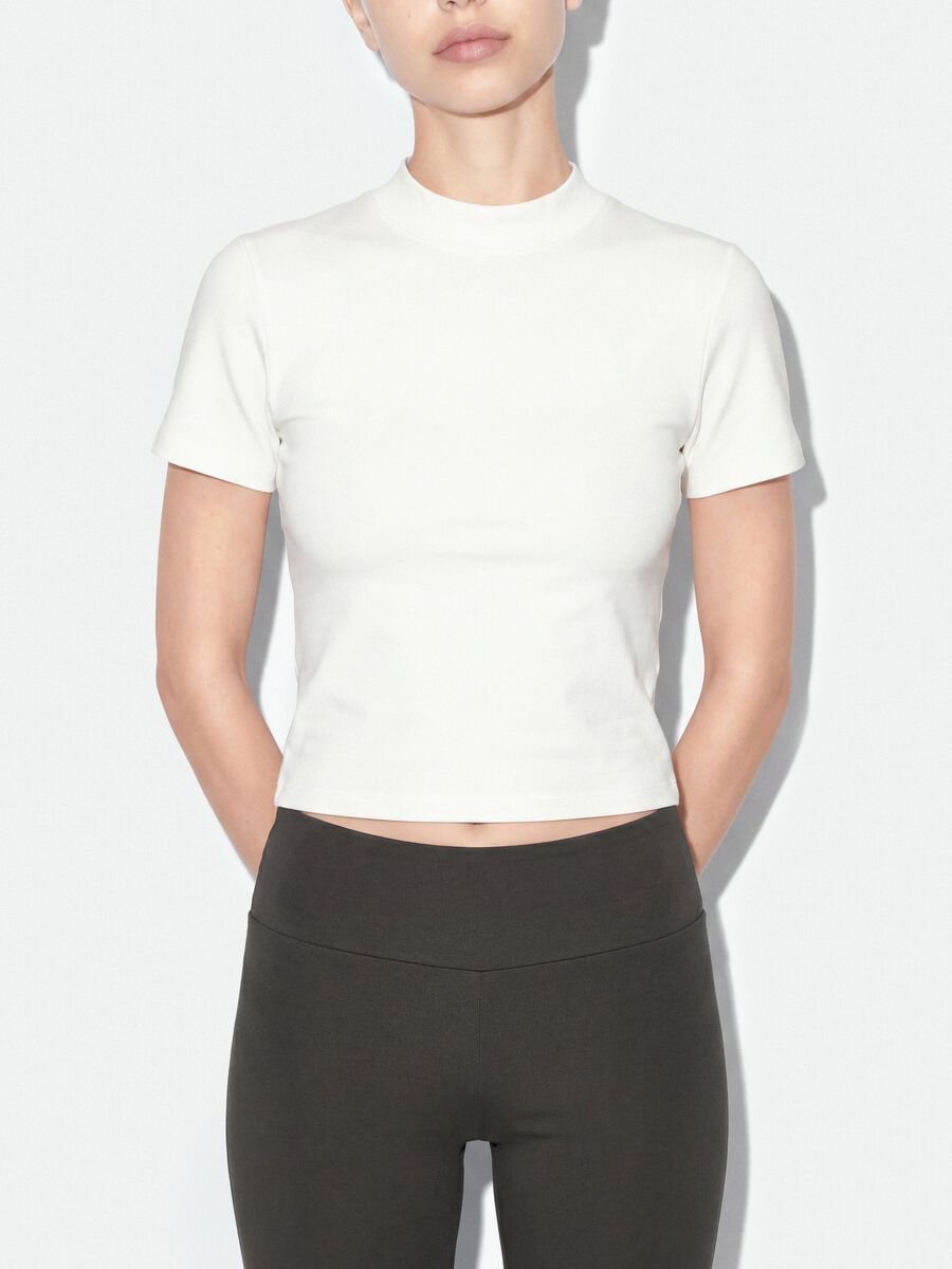 White fitted stretch-cotton T-shirt with high neck_3