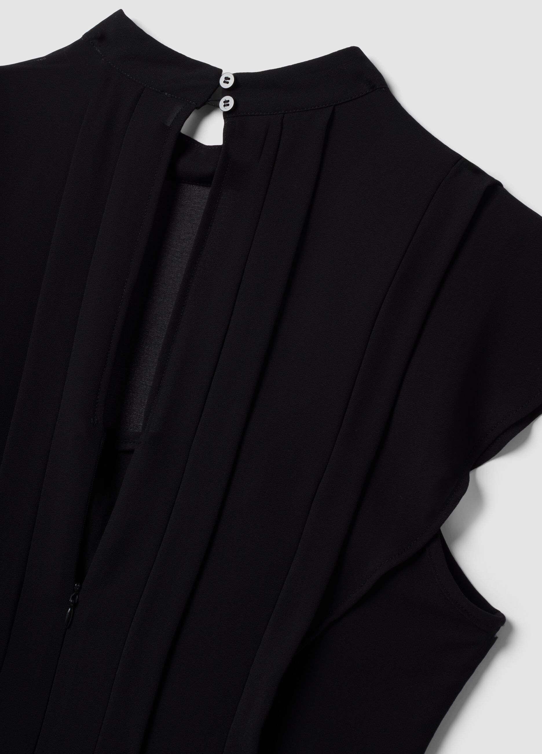 Black relaxed-fit dress with short ruffle sleeves