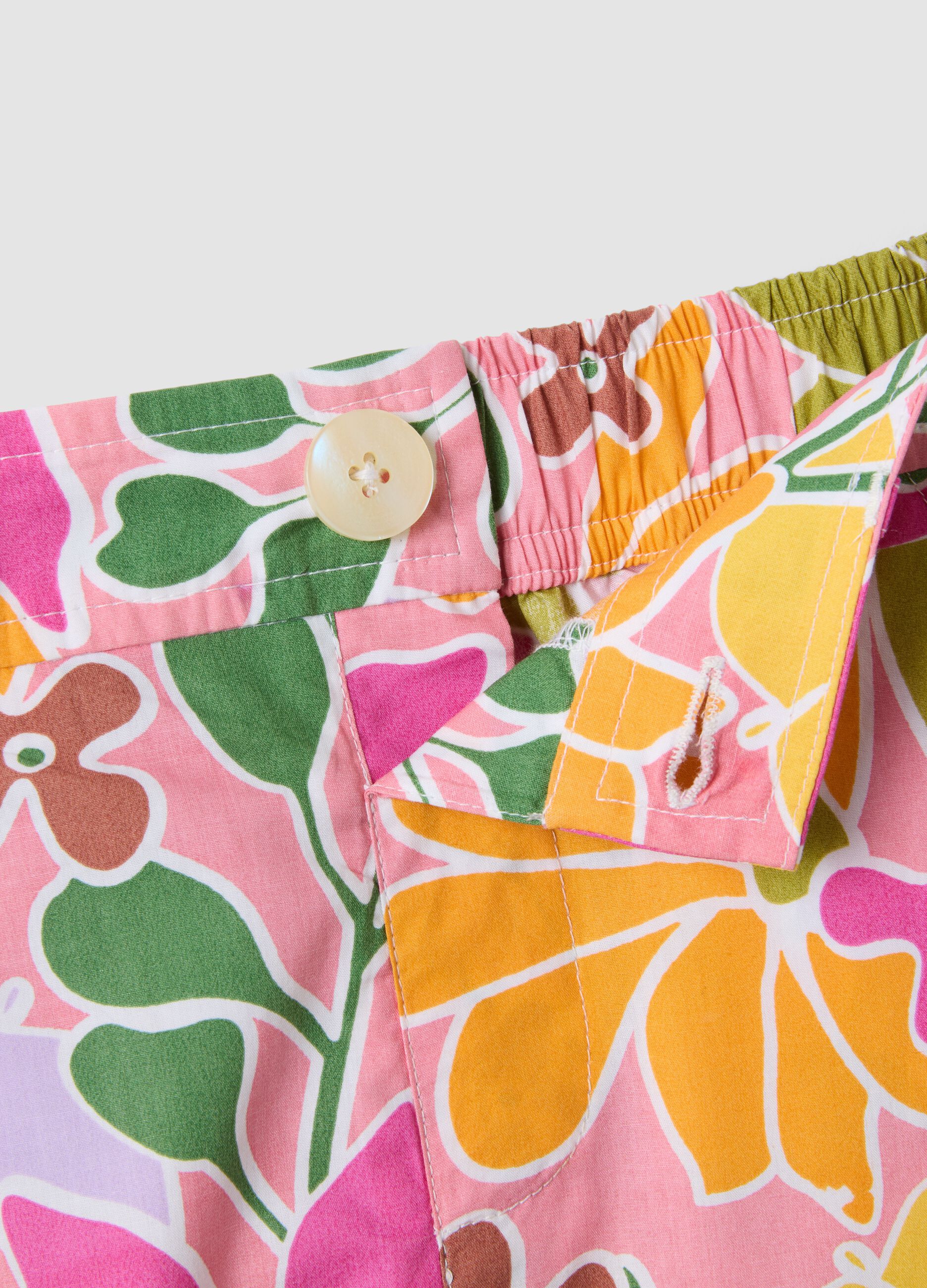 Cal&ccedil;&otilde;es multicolor em algod&atilde;o puro com estampado floral