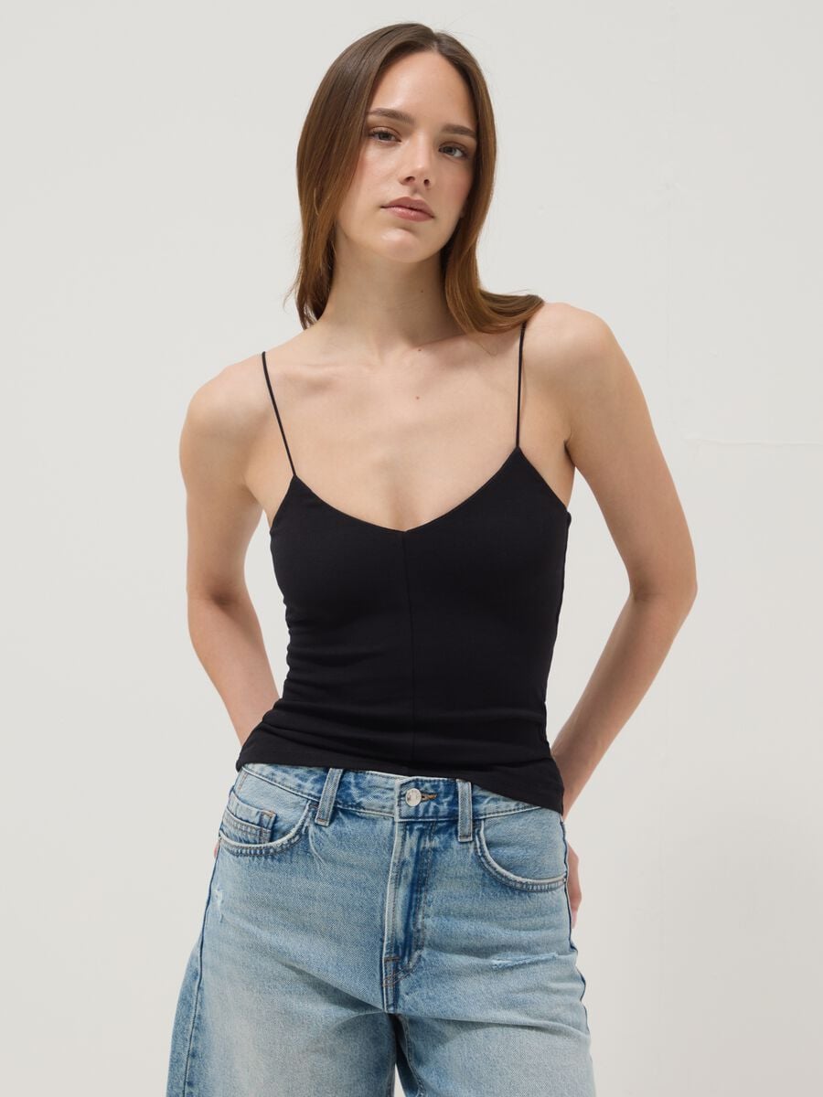 Camiseta de tirantes negra de algod&oacute;n org&aacute;nico con tirantes finos_0