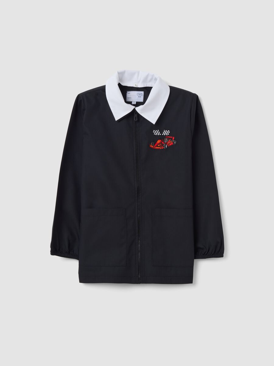 Black school apron with zip and go-kart embroidery for boys_0