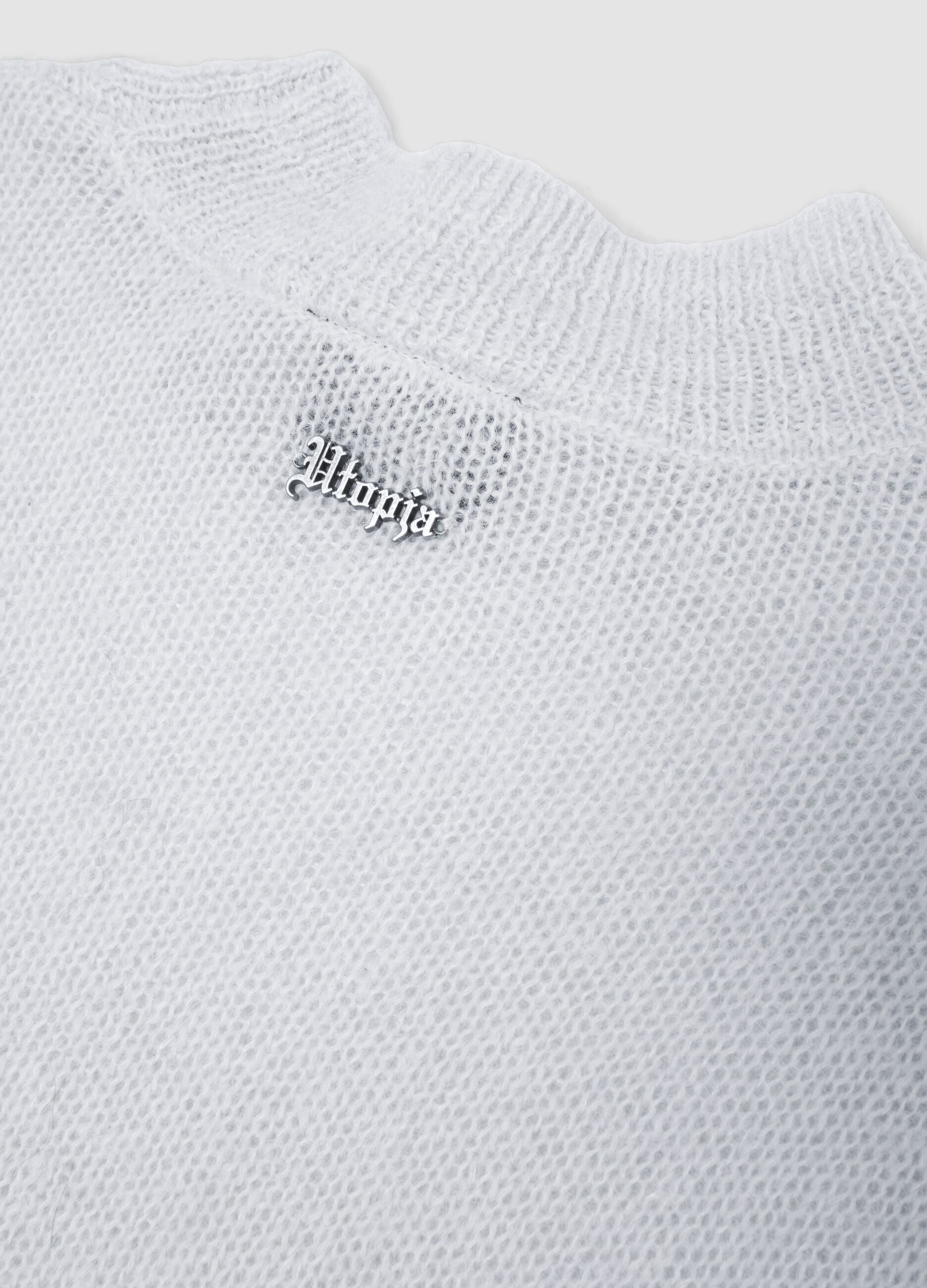 Mohair-Rundhalspullover in Hellbeige