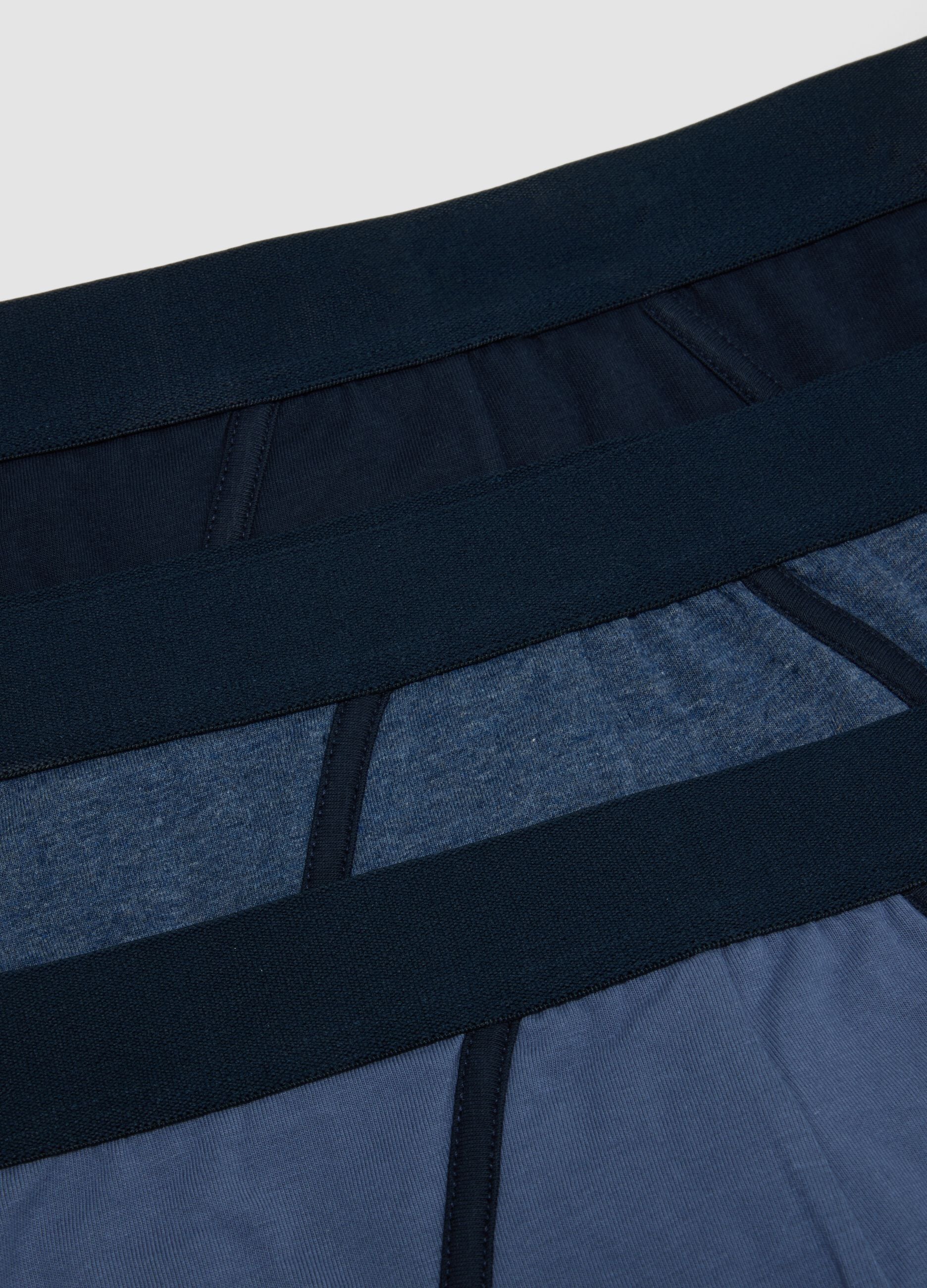 3er-Pack Slips in Blau und Schwarz aus elastischer Bio-Baumwolle