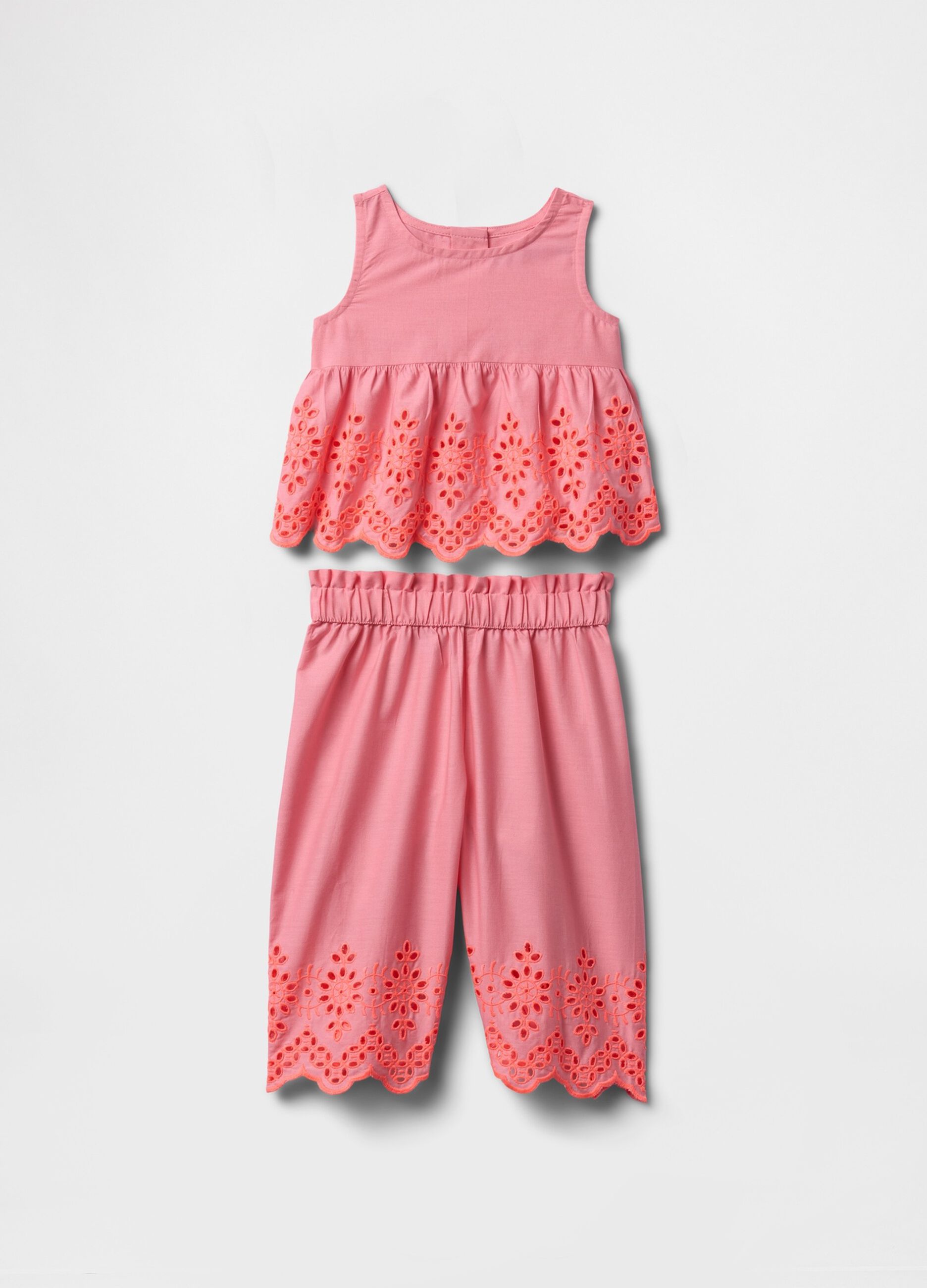 Besticktes Rosa-Set mit R&uuml;schen