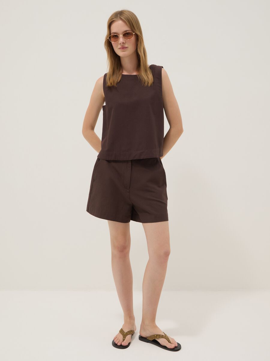 Brown regular-fit shorts in a viscose, cotton and linen blend_1