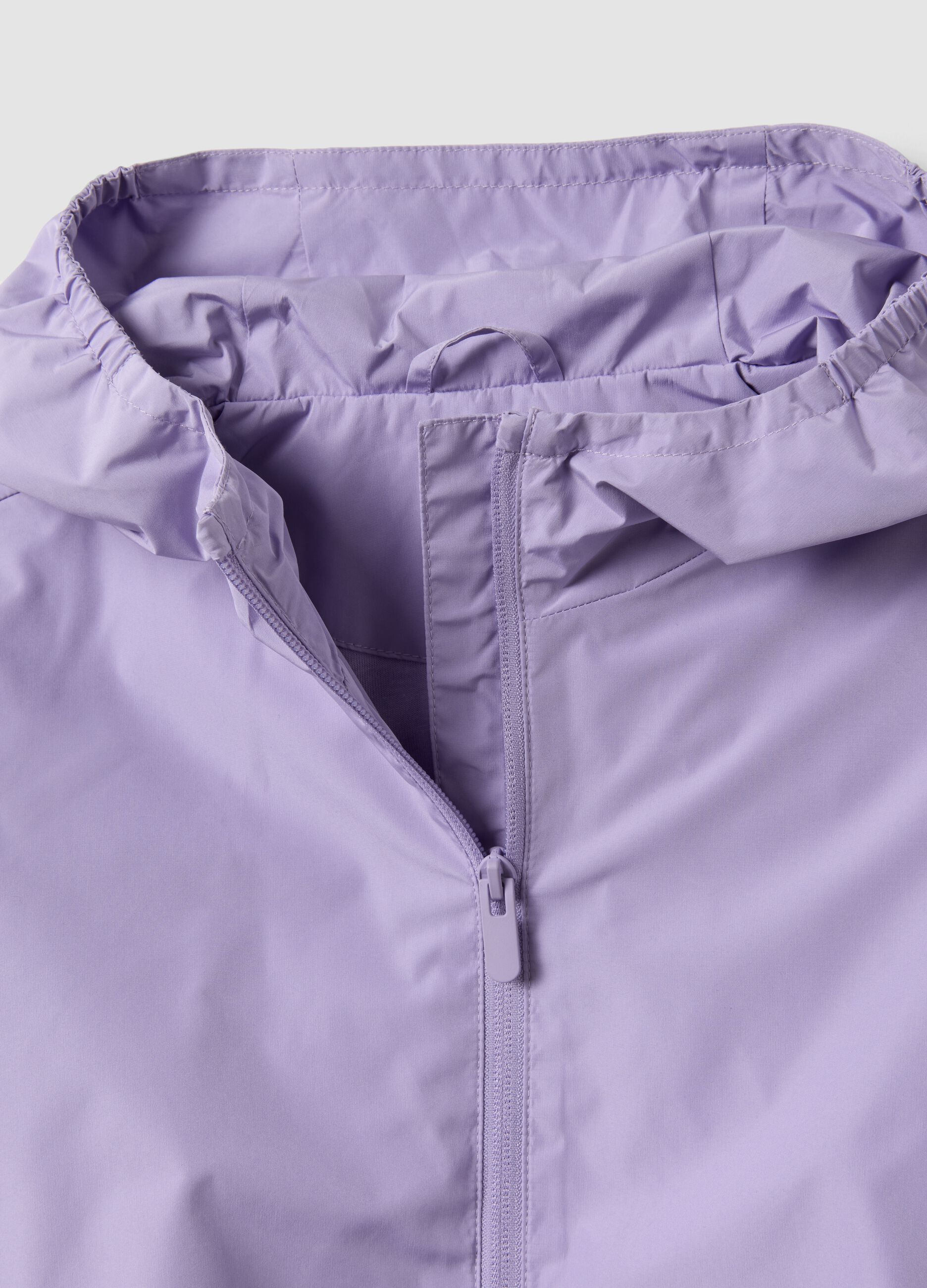 Violette Regenjacke mit Kapuze und Reissverschluss f&uuml;r M&auml;dchen