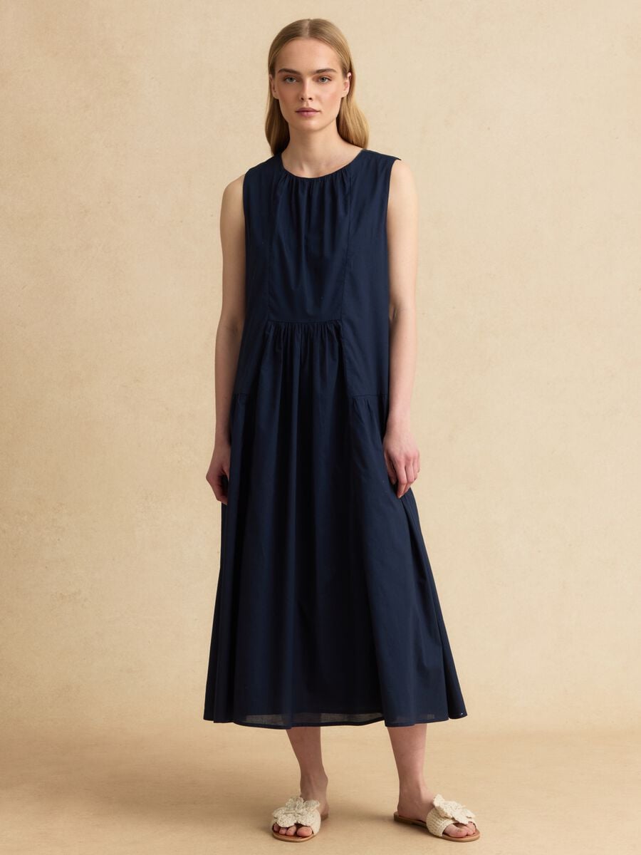 Vestido midi azul de puro algod&oacute;n, corte regular con frunces_0