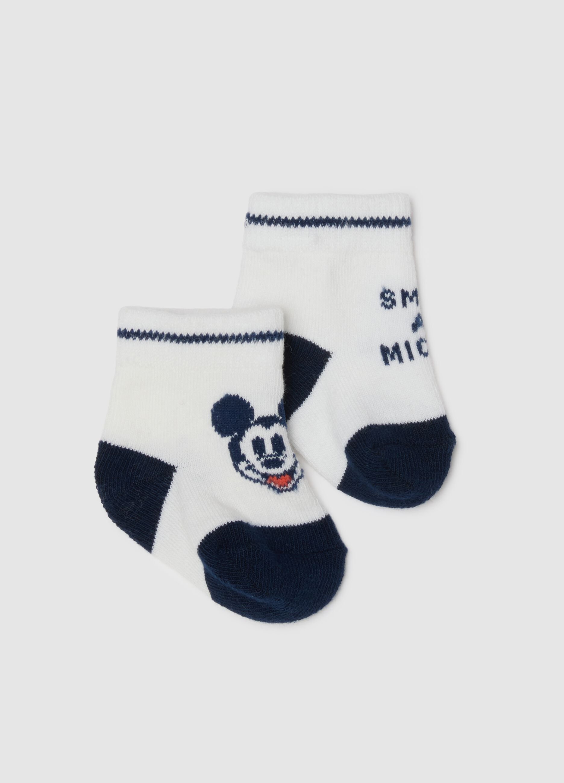 Scarpine in maglia e cotone bianco per neonati con ricami Mickey Mouse
