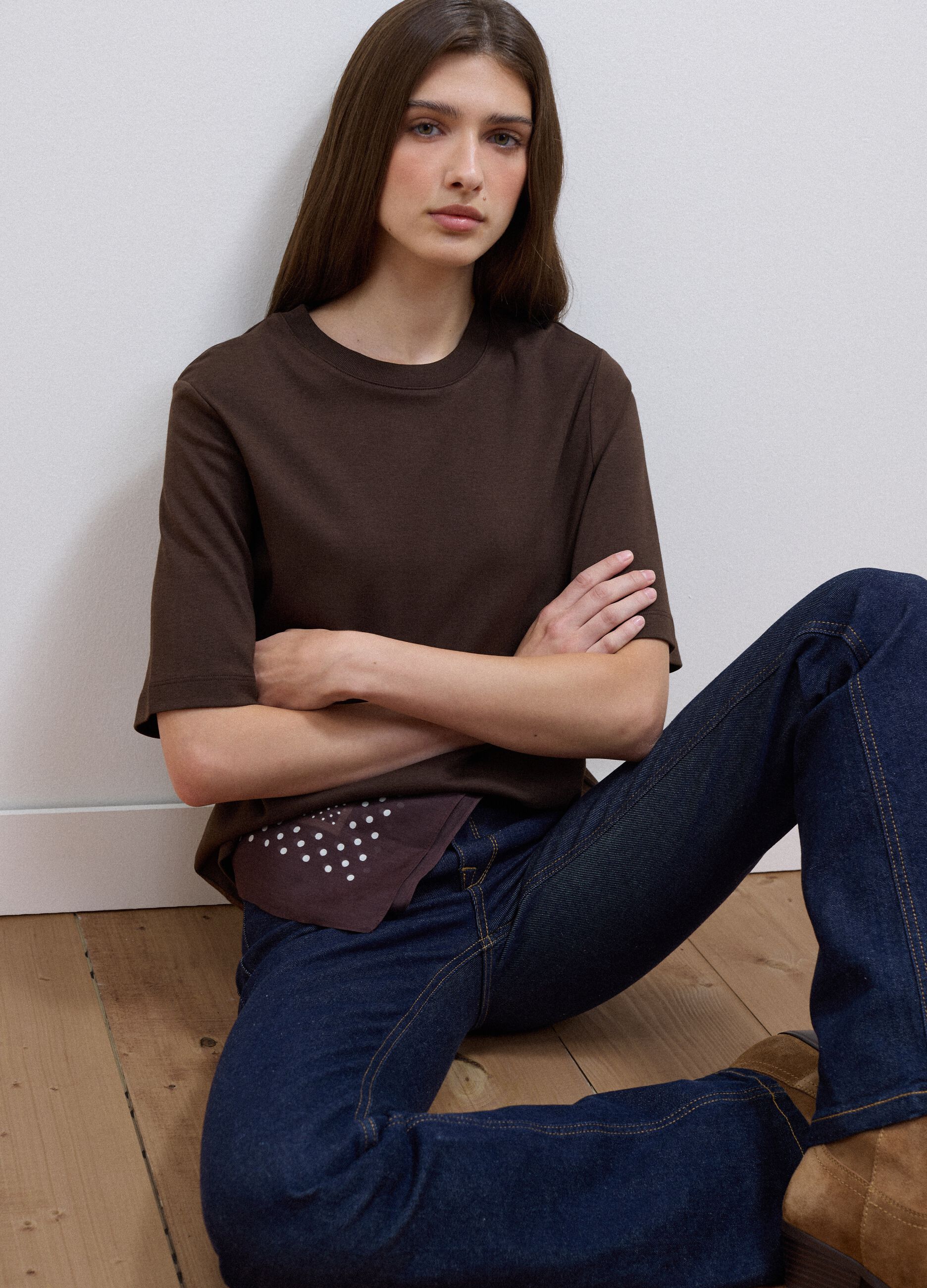 &Kappa;&alpha;&phi;έ T-shirt &sigma;&epsilon; boxy &gamma;&rho;&alpha;&mu;&mu;ή &alpha;&pi;ό &mu;ί&xi;&eta; &beta;&alpha;&mu;&beta;&alpha;&kappa;&iota;&omicron;ύ &kappa;&alpha;&iota; &beta;&iota;&sigma;&kappa;ό&zeta;&eta;&sigmaf;
