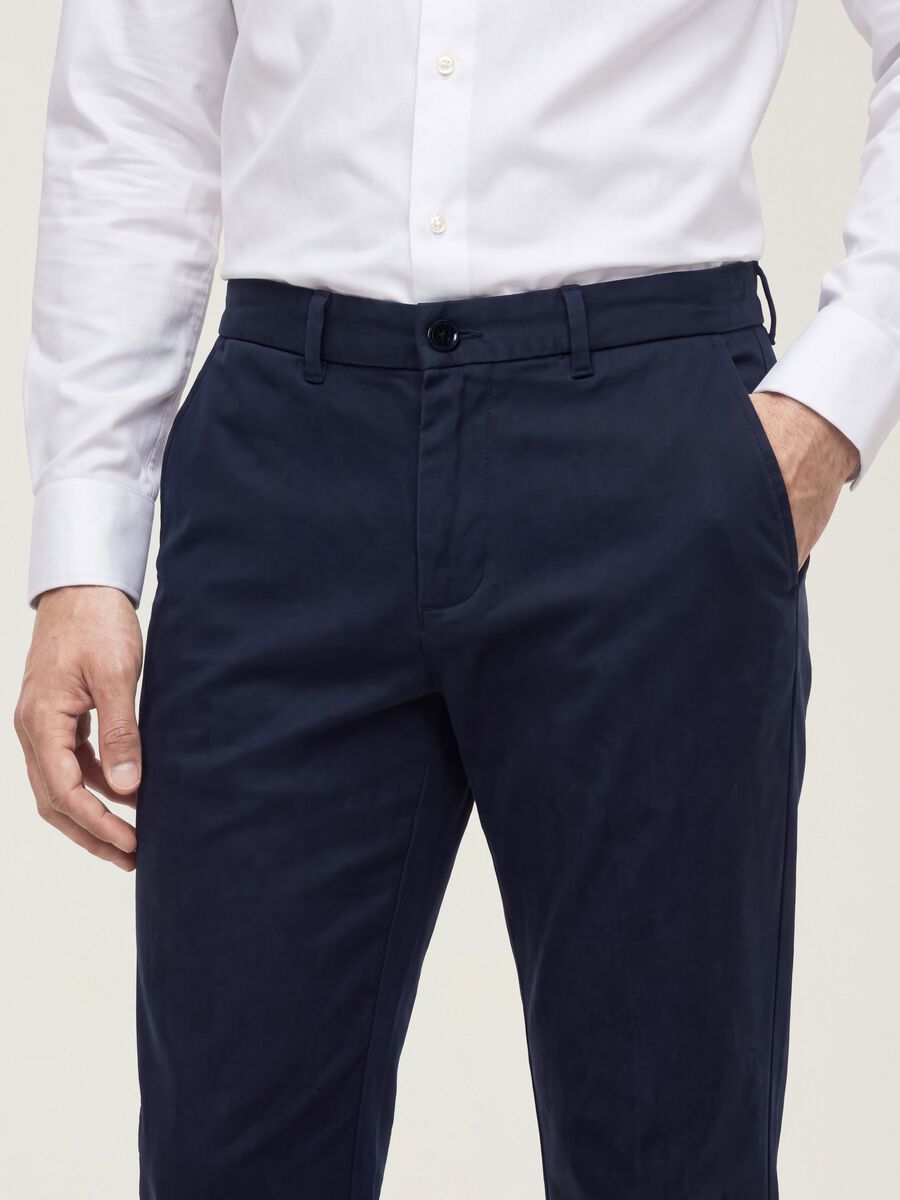 Blue slim-fit chino trousers in lyocell and stretch cotton_3