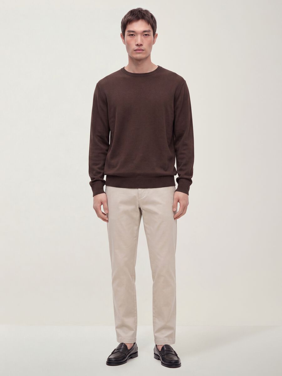 Grey slim-fit chino trousers in lyocell and stretch cotton_0