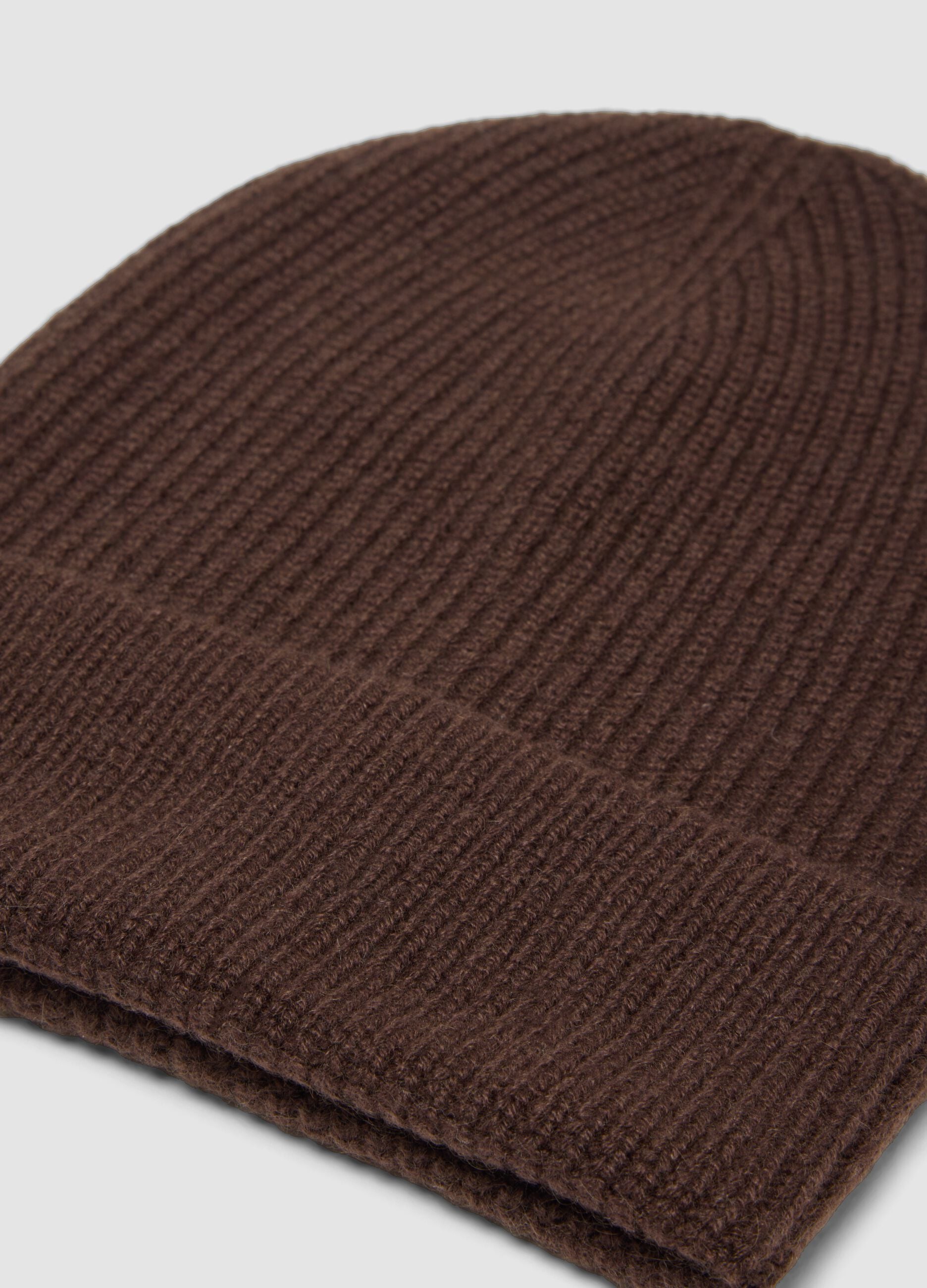 Brown ribbed pure cashmere beanie