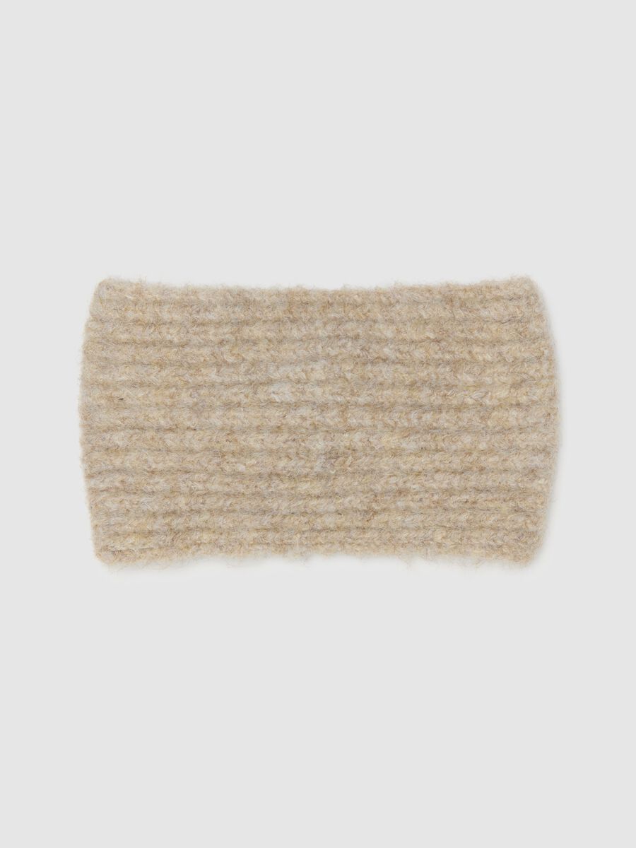 Beige band with knitted braided design_1