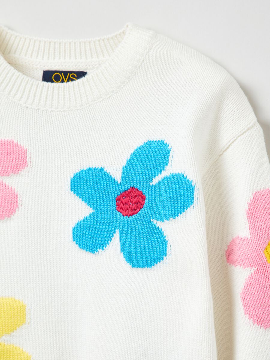 Round neck pullover with jacquard flowers_2