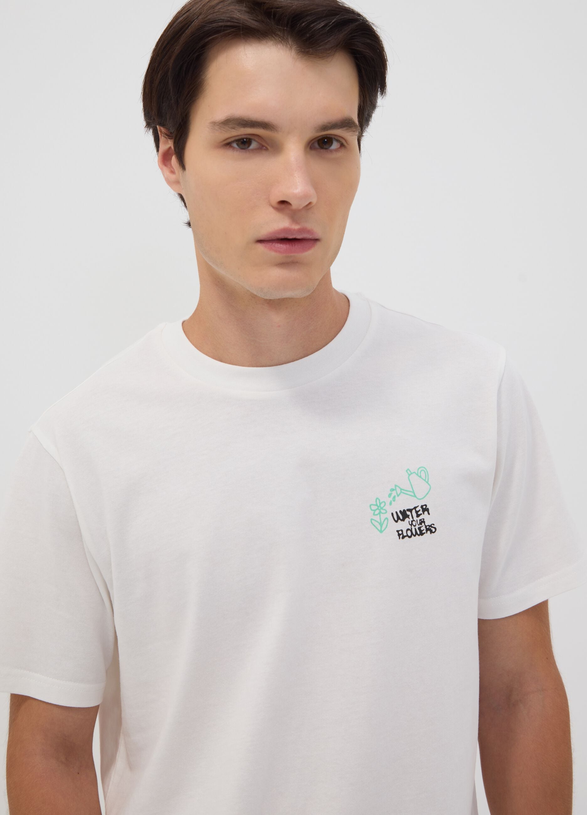 T-shirt bianca in puro cotone jersey e stampa "Water your Flowers" regular fit