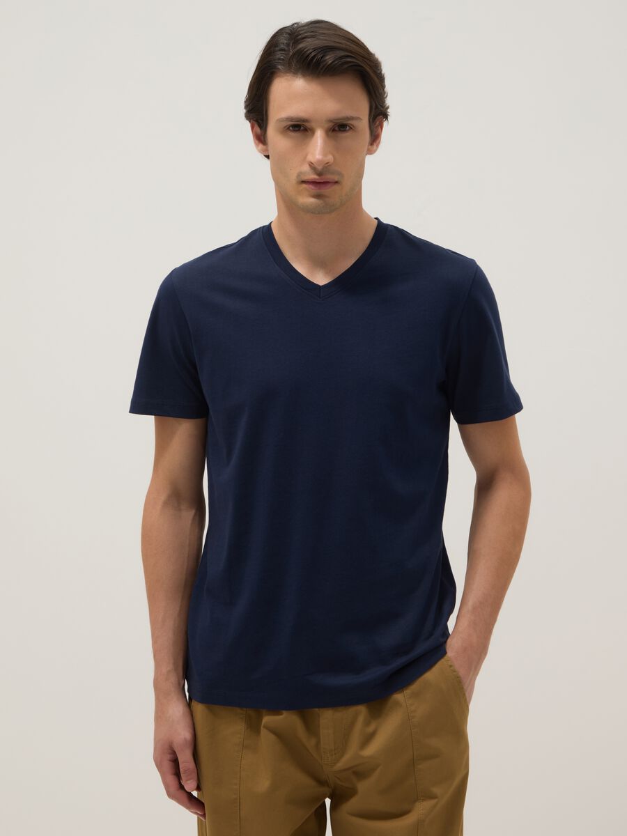 Blue pure cotton regular fit V-neck t-shirt_0