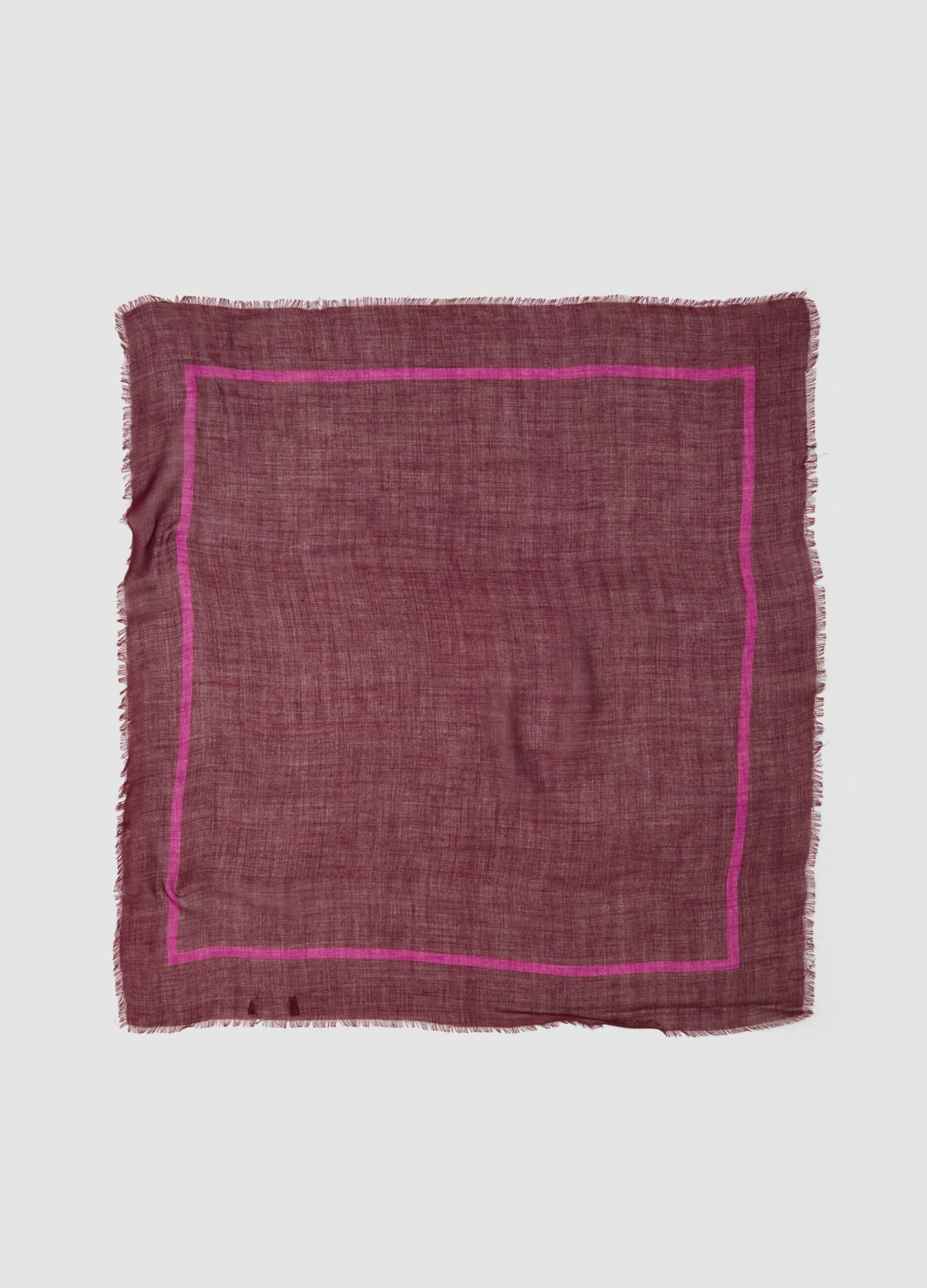 Purple viscose and wool-blend scarf with fringed edges