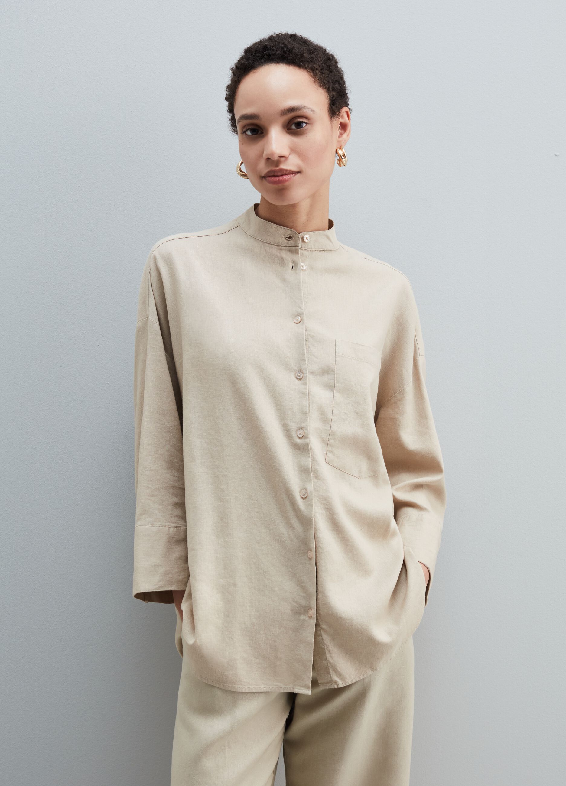 Linen and viscose shirt with pocket