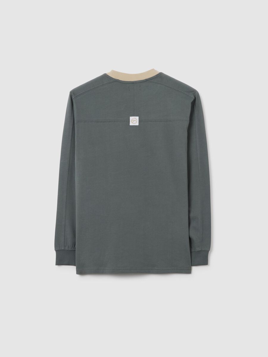Grey Long-Sleeve T-shirt_4