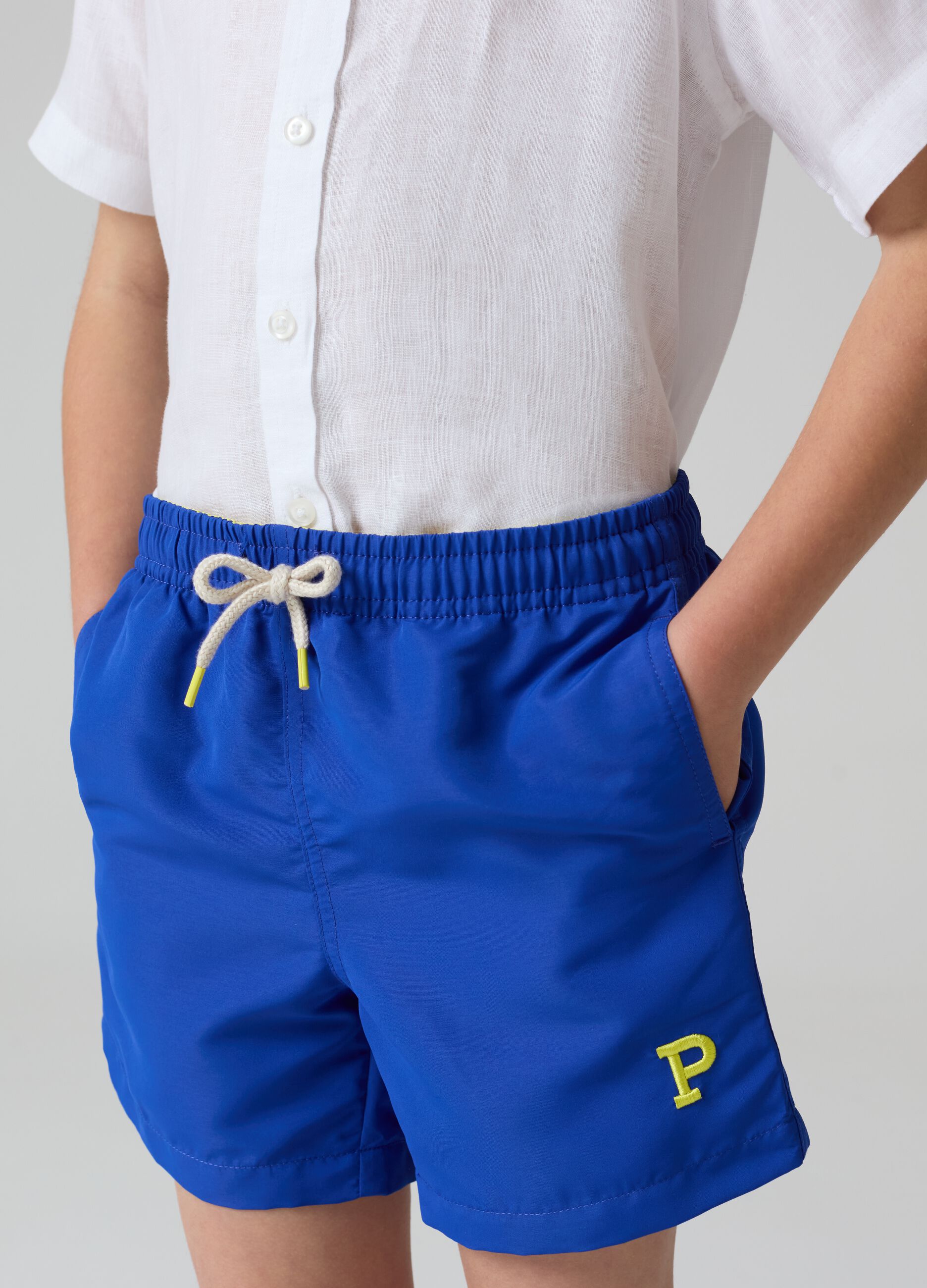Swimming trunks with drawstring and logo embroidery