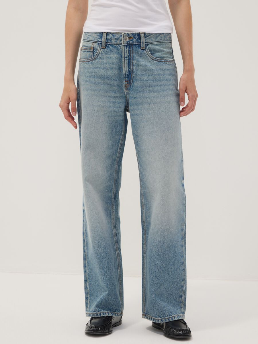 Straight-Fit-Jeans aus reiner Baumwolle in Hellblau_2