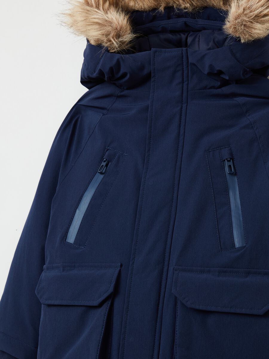 Padded parka with hood and pockets_2