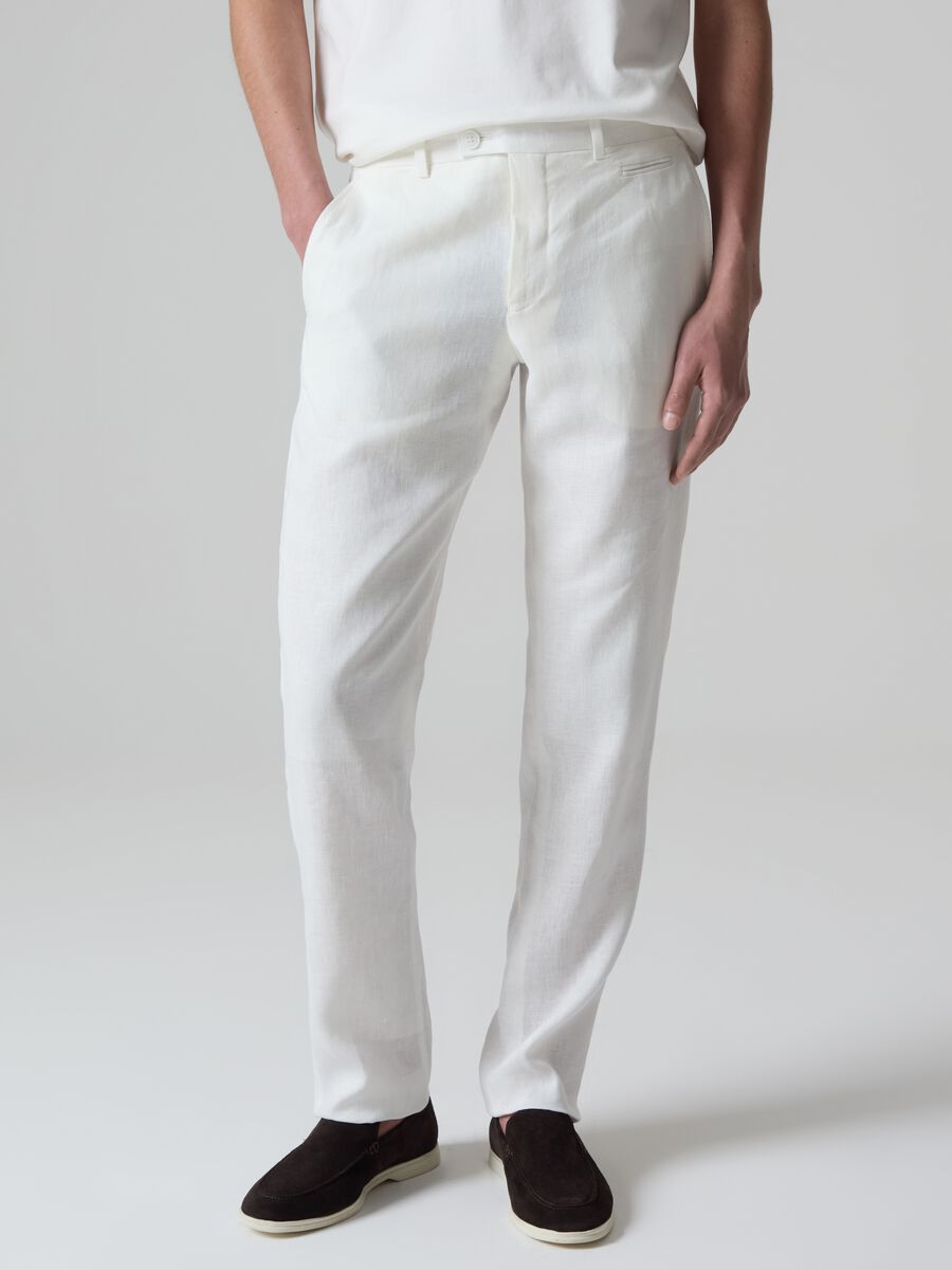 Contemporary chino trousers in linen_1