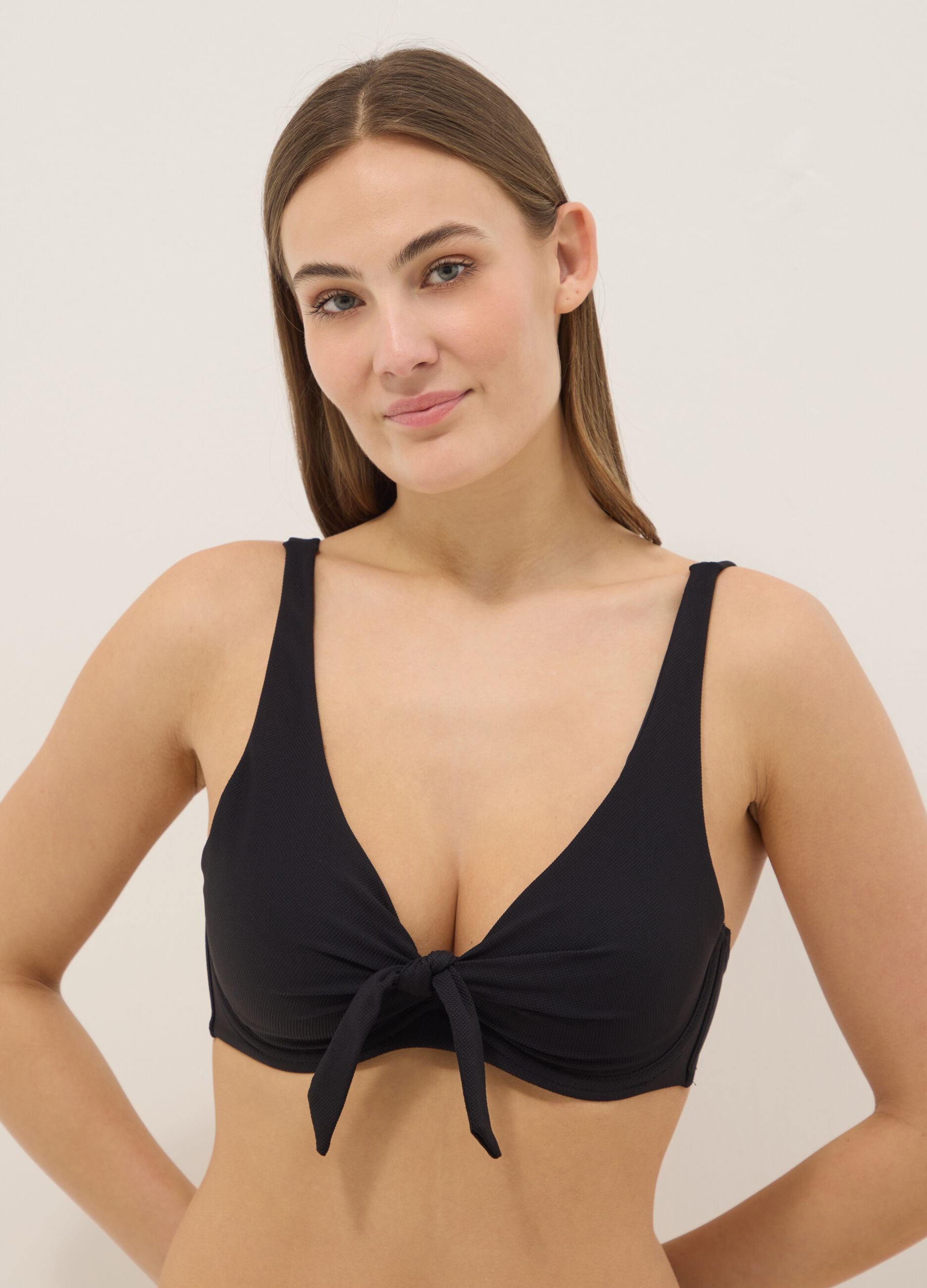 &Mu;&alpha;ύ&rho;&omicron; &epsilon;&lambda;&alpha;&sigma;&tau;&iota;&kappa;ό bikini top &mu;&epsilon; &phi;&iota;ό&gamma;&kappa;&omicron;