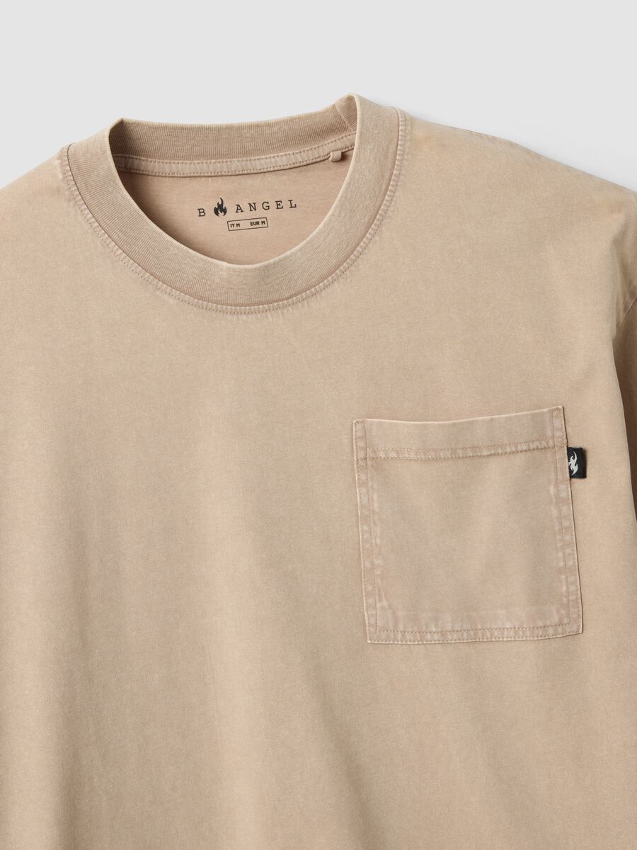 Beige pure cotton T-shirt with chest pocket, regular fit_5