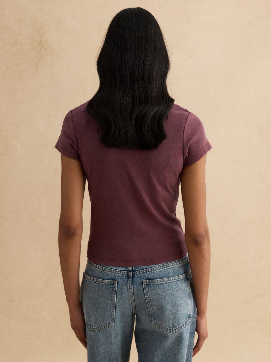 Fitted T-shirt in stretchy purple cotton_3