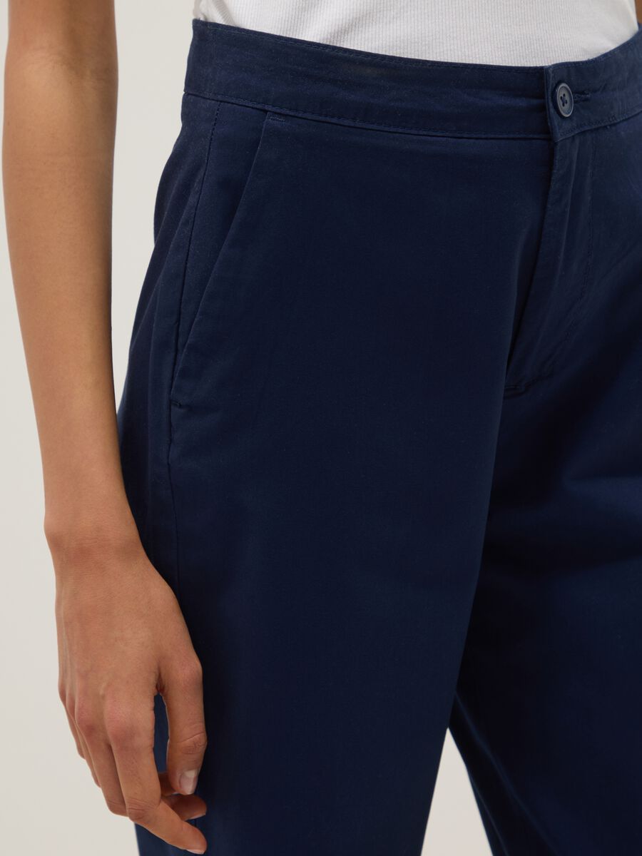 Blue regular-fit pure cotton chino trousers_3