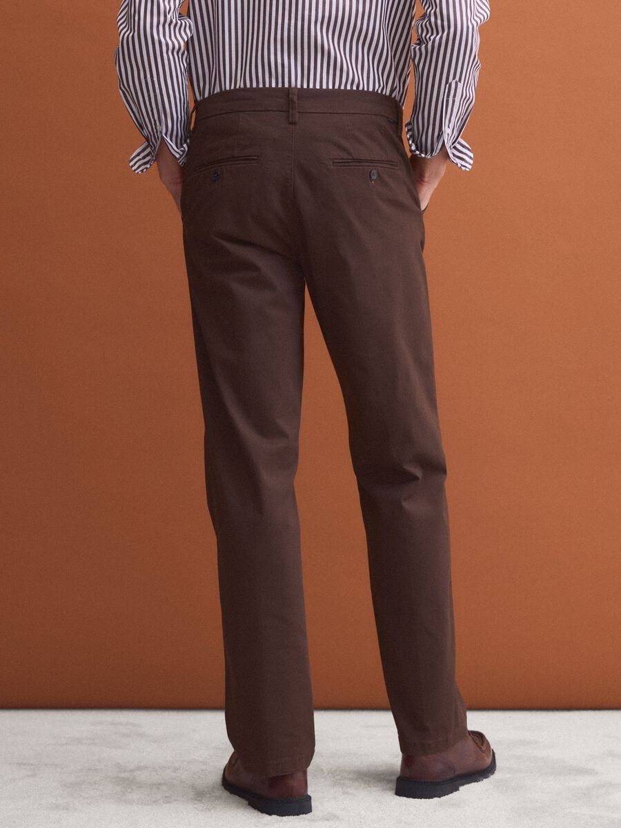 Brown regular-fit stretch cotton twill chino trousers_2