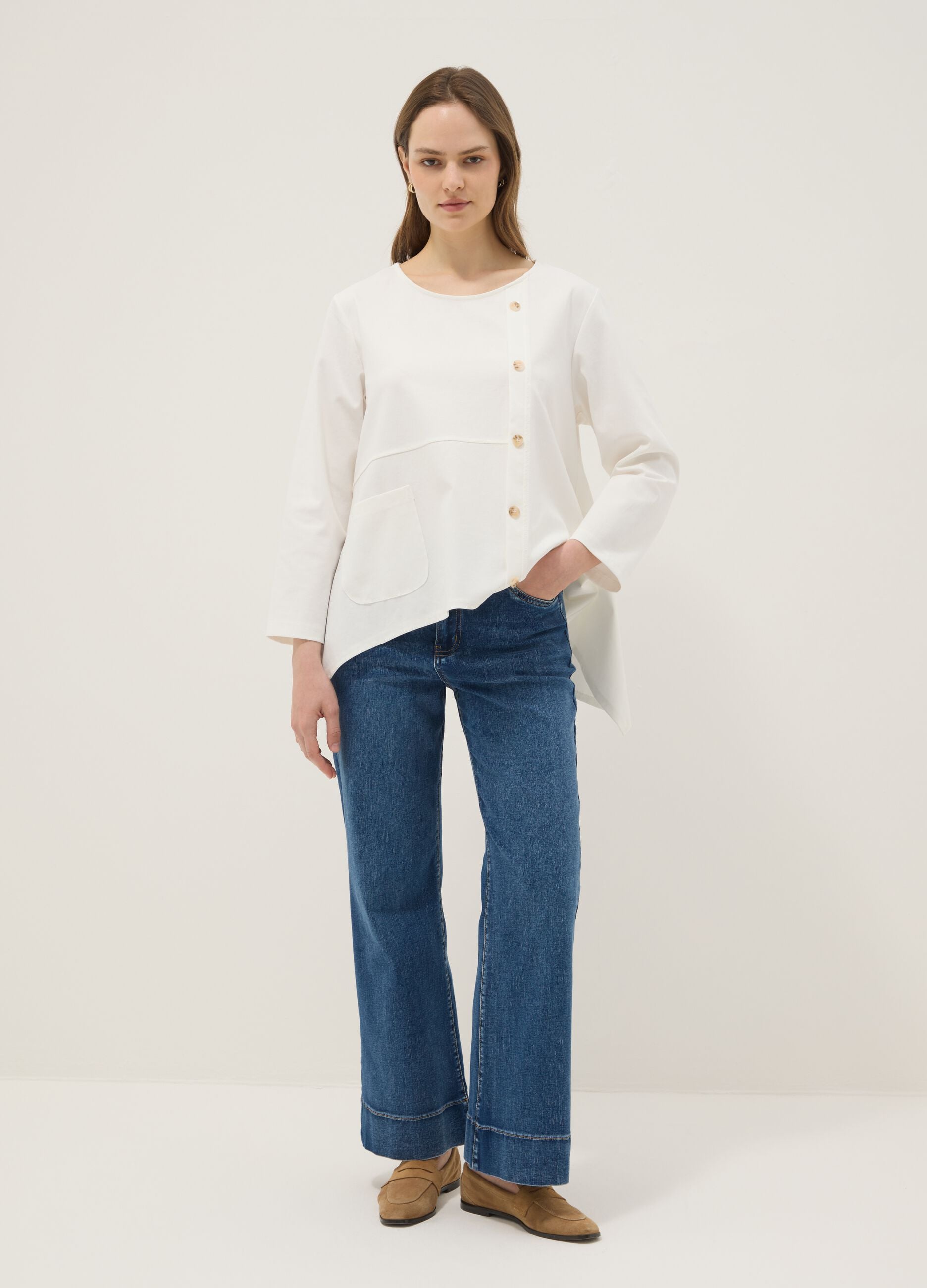 Wei&szlig;e Bluse aus Stretch-Baumwolle mit Kn&ouml;pfen, Regular Fit