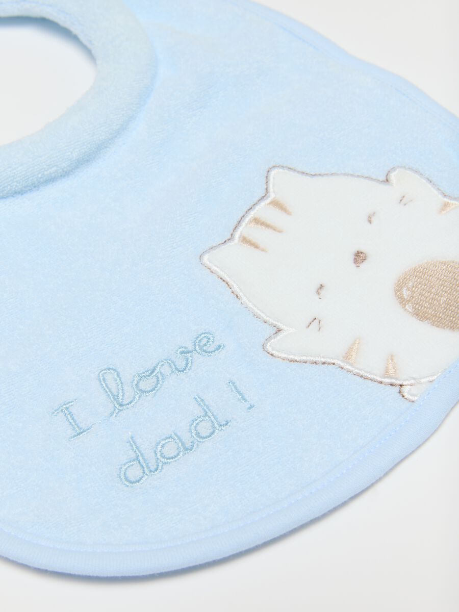 Pack of two blue pure cotton regular fit bibs for infants_1