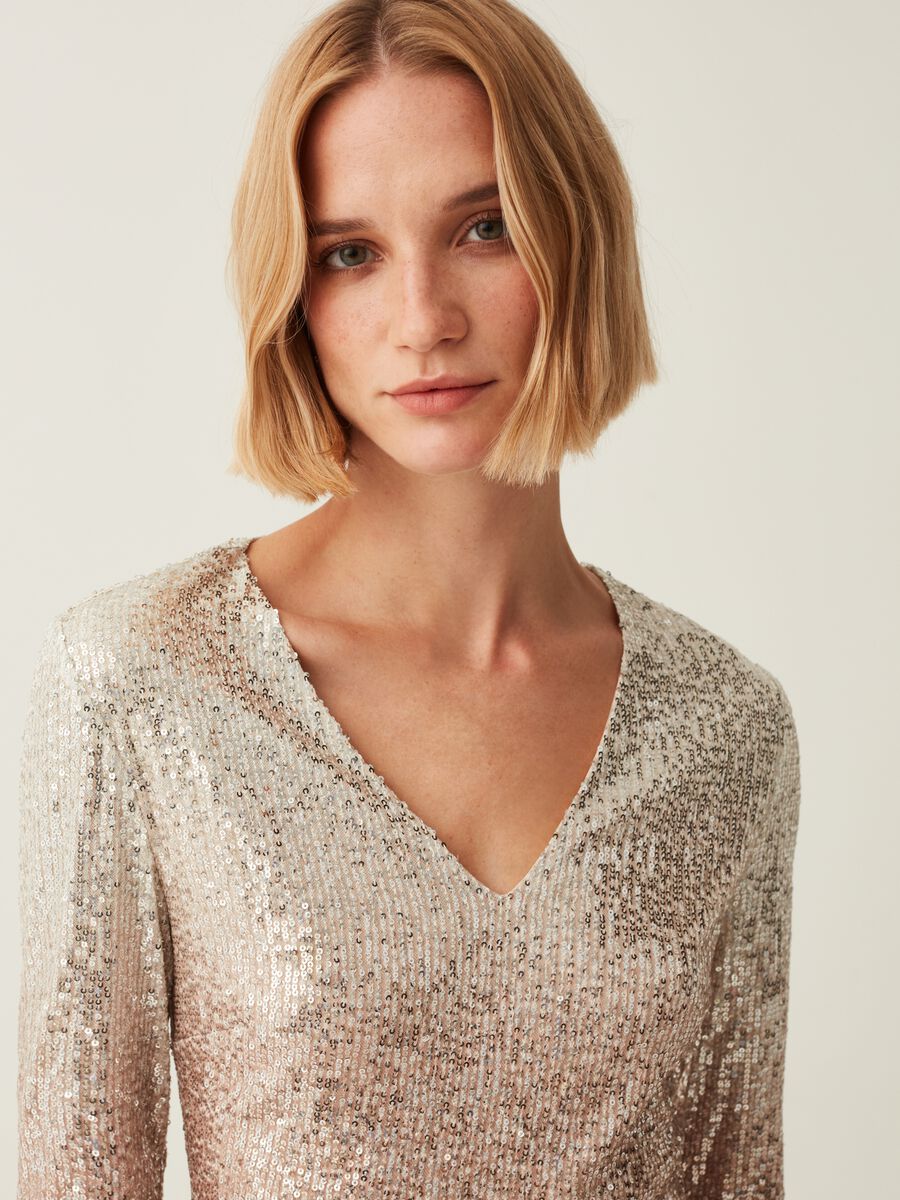 Short dress with sequins and V neck_1