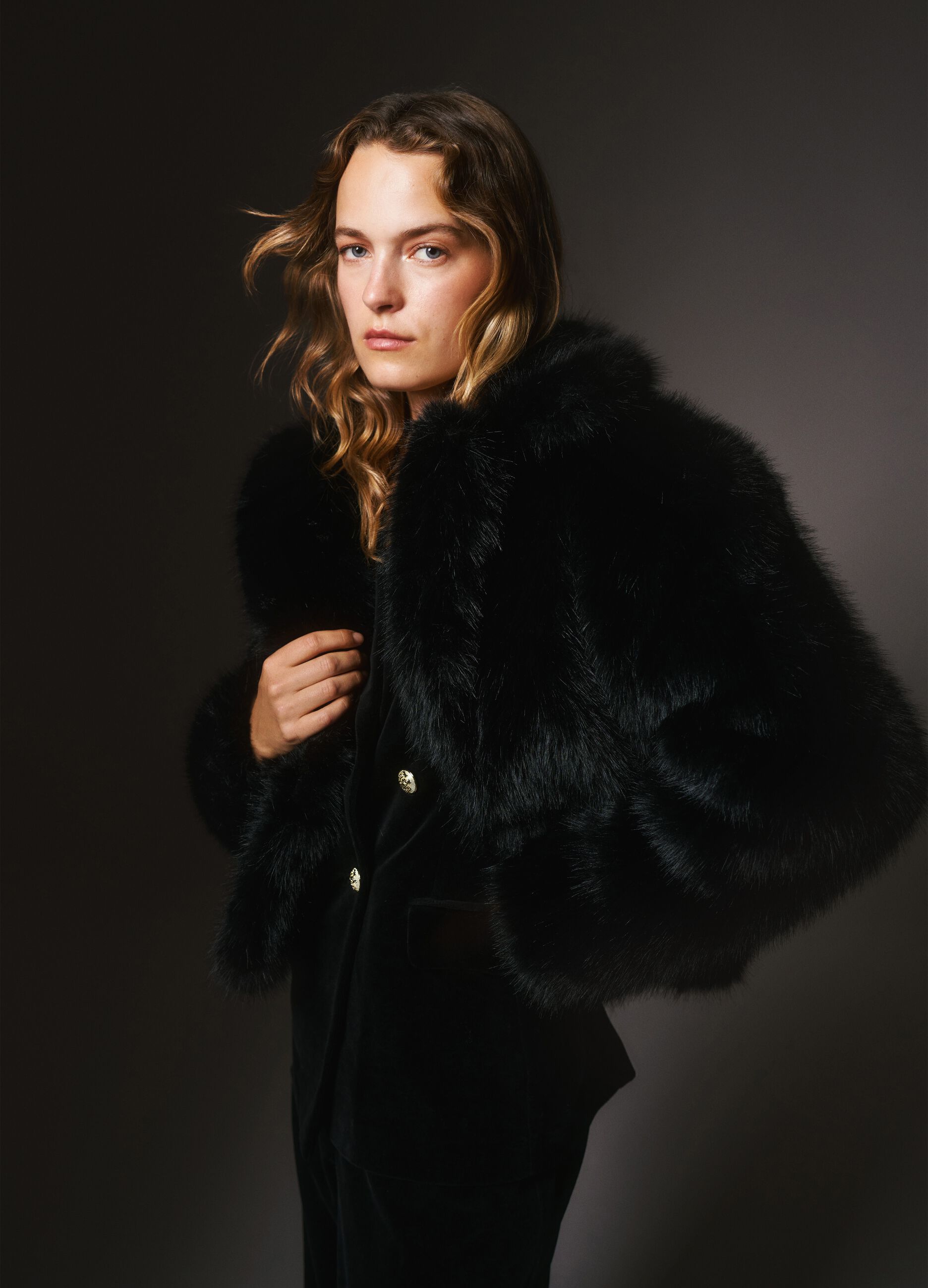 Casaco preto suave de corte regular