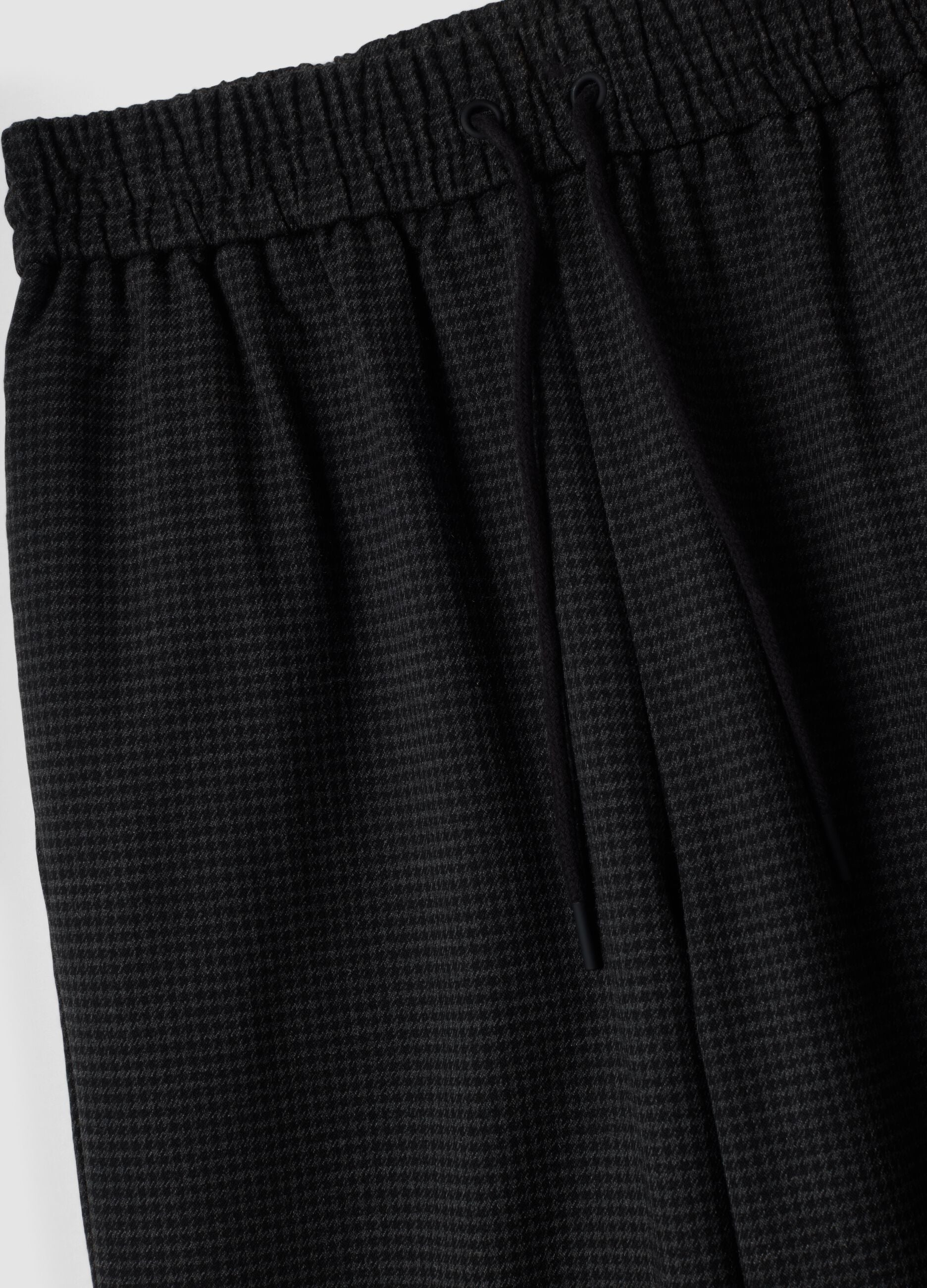 &Mu;&alpha;ύ&rho;&omicron;-&gamma;&kappa;&rho;&iota; wide leg joggers &alpha;&pi;ό &epsilon;&lambda;&alpha;&sigma;&tau;&iota;&kappa;ό &mu;&epsilon;ί&gamma;&mu;&alpha; &beta;&iota;&sigma;&kappa;ό&zeta;&eta;&sigmaf; &mu;&epsilon; &sigma;&chi;έ&delta;&iota;&omicron;
