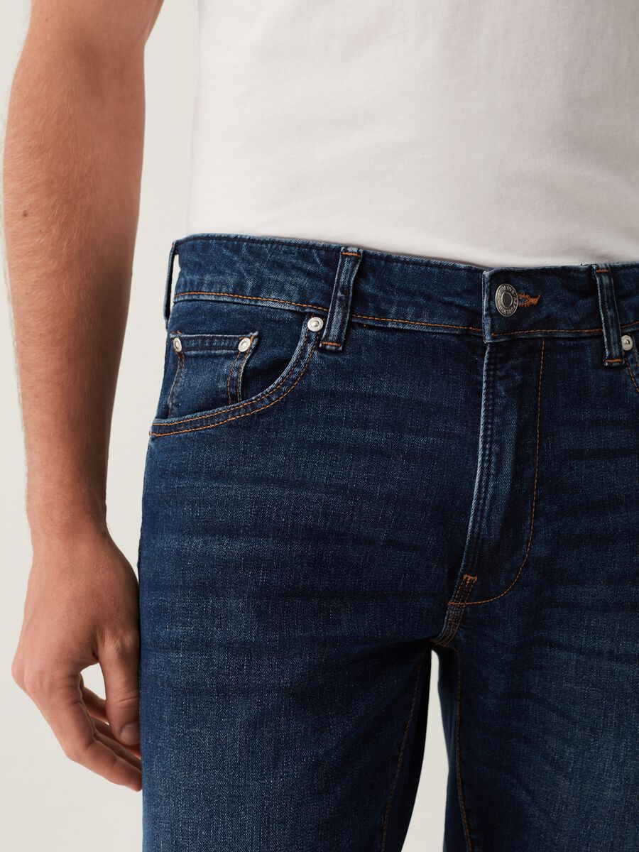 Slim-fit cross-hatch jeans_3