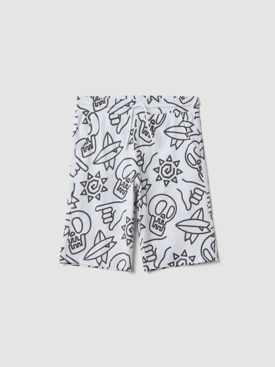 White pure cotton all-over print shorts for boys, regular fit_0