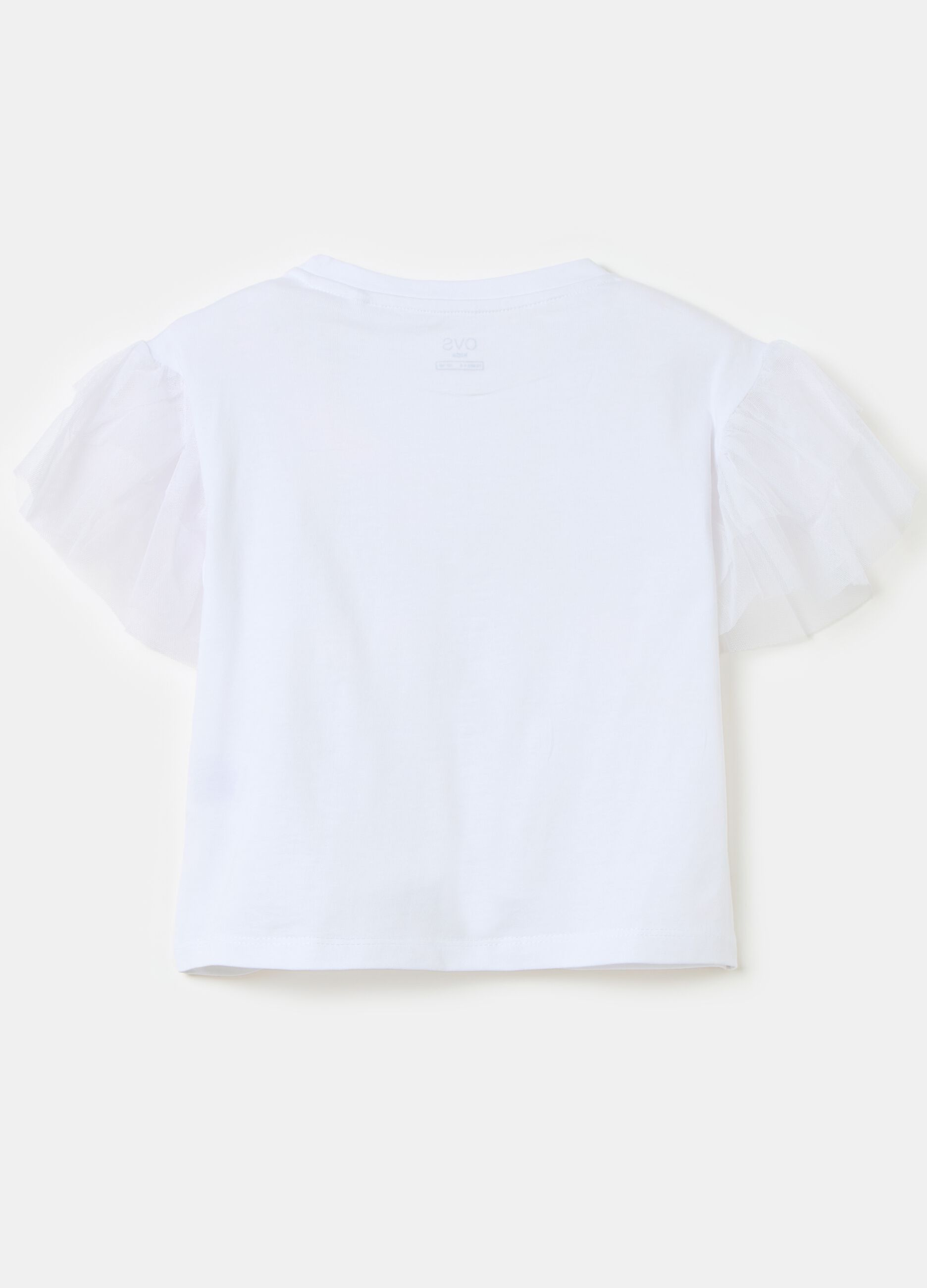 T-shirt with tulle sleeves and application