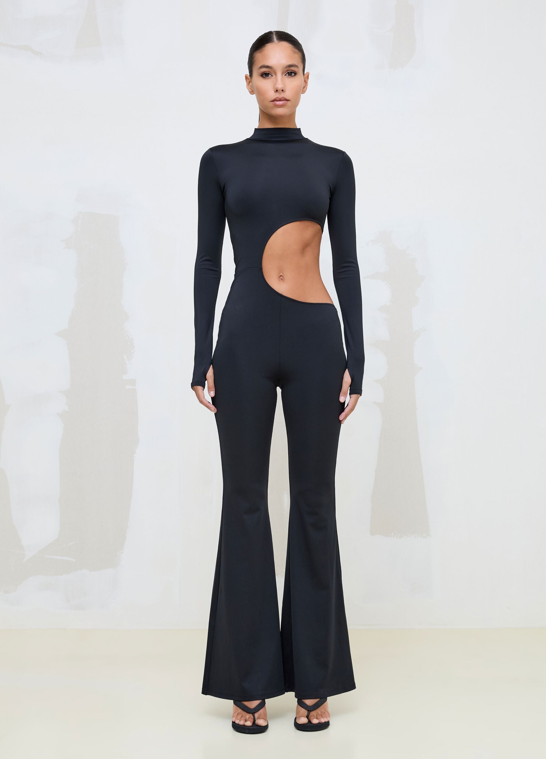 Schwarzer Cut-out-Body