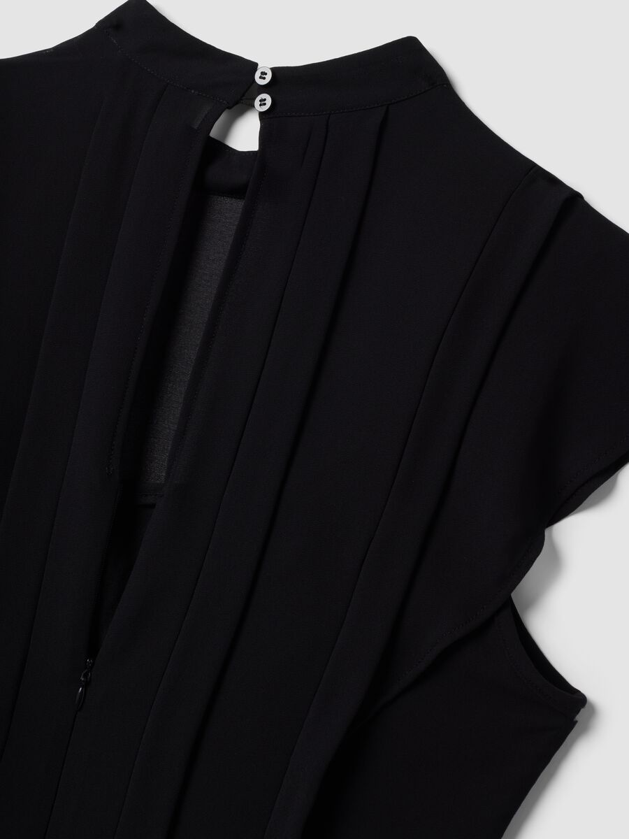 Black relaxed-fit dress with short ruffle sleeves_2