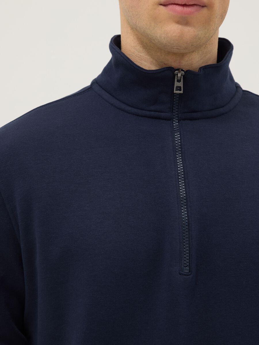 Blue regular fit cotton blend sweatshirt with half zip_3