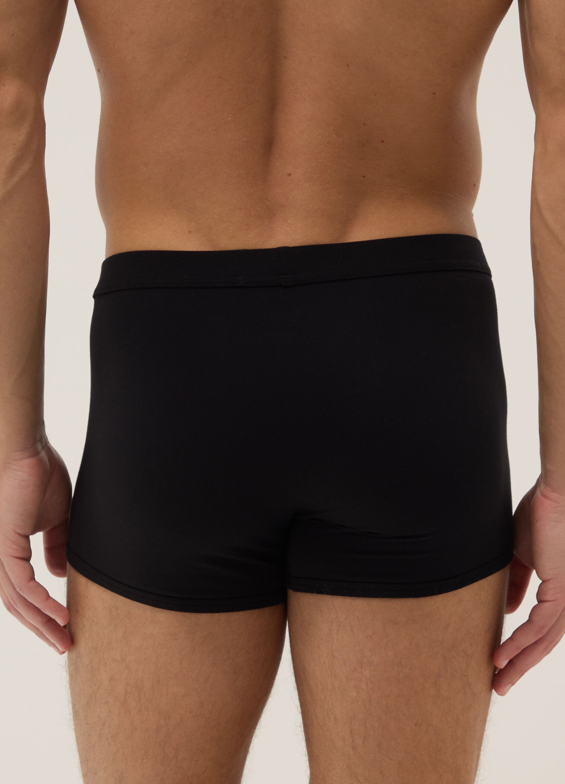 Pack de 3 boxers pretos em algod&atilde;o el&aacute;stico, corte regular