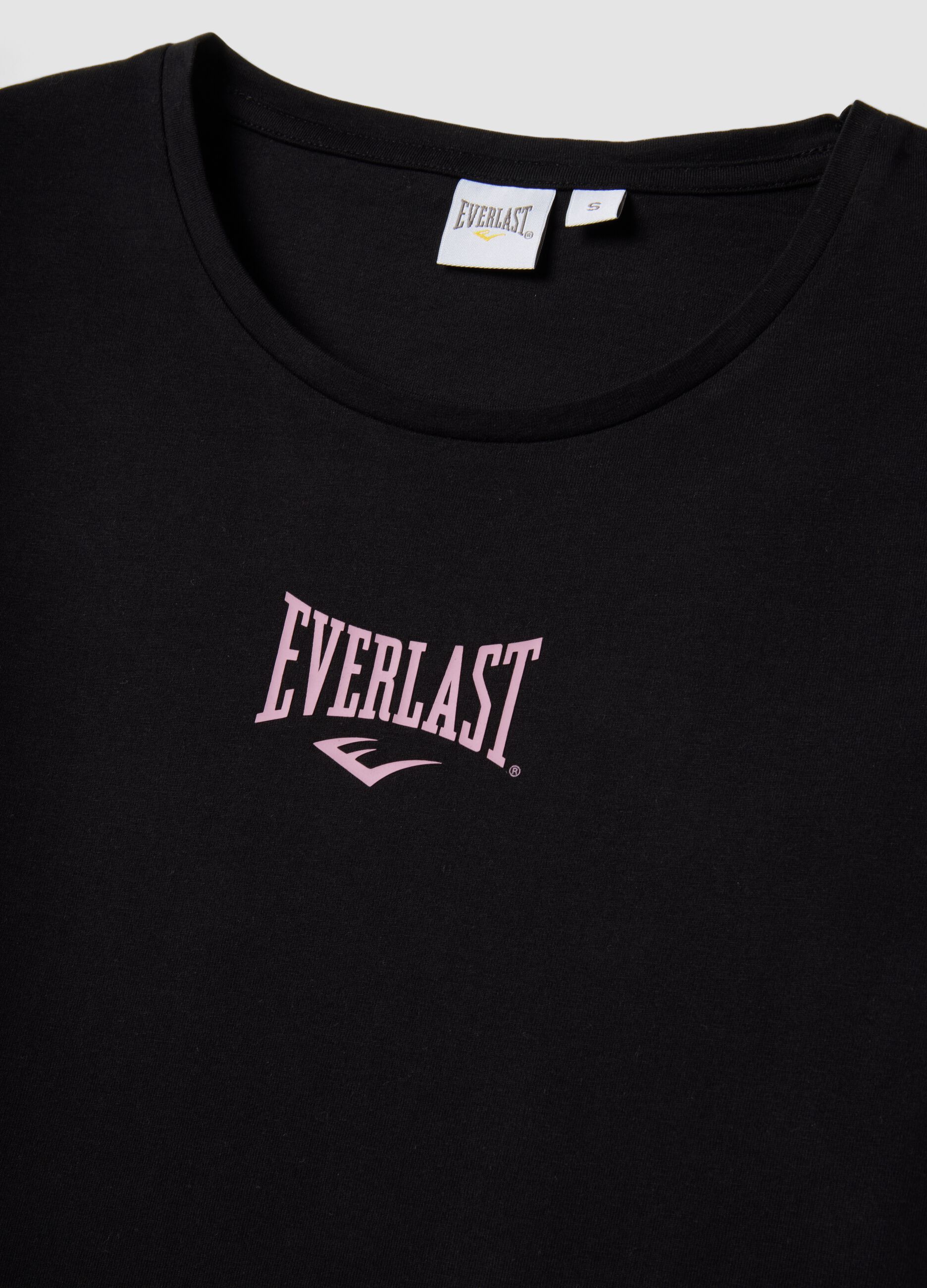 Schwarzes T-Shirt aus reiner Baumwolle mit normaler Passform und Logo