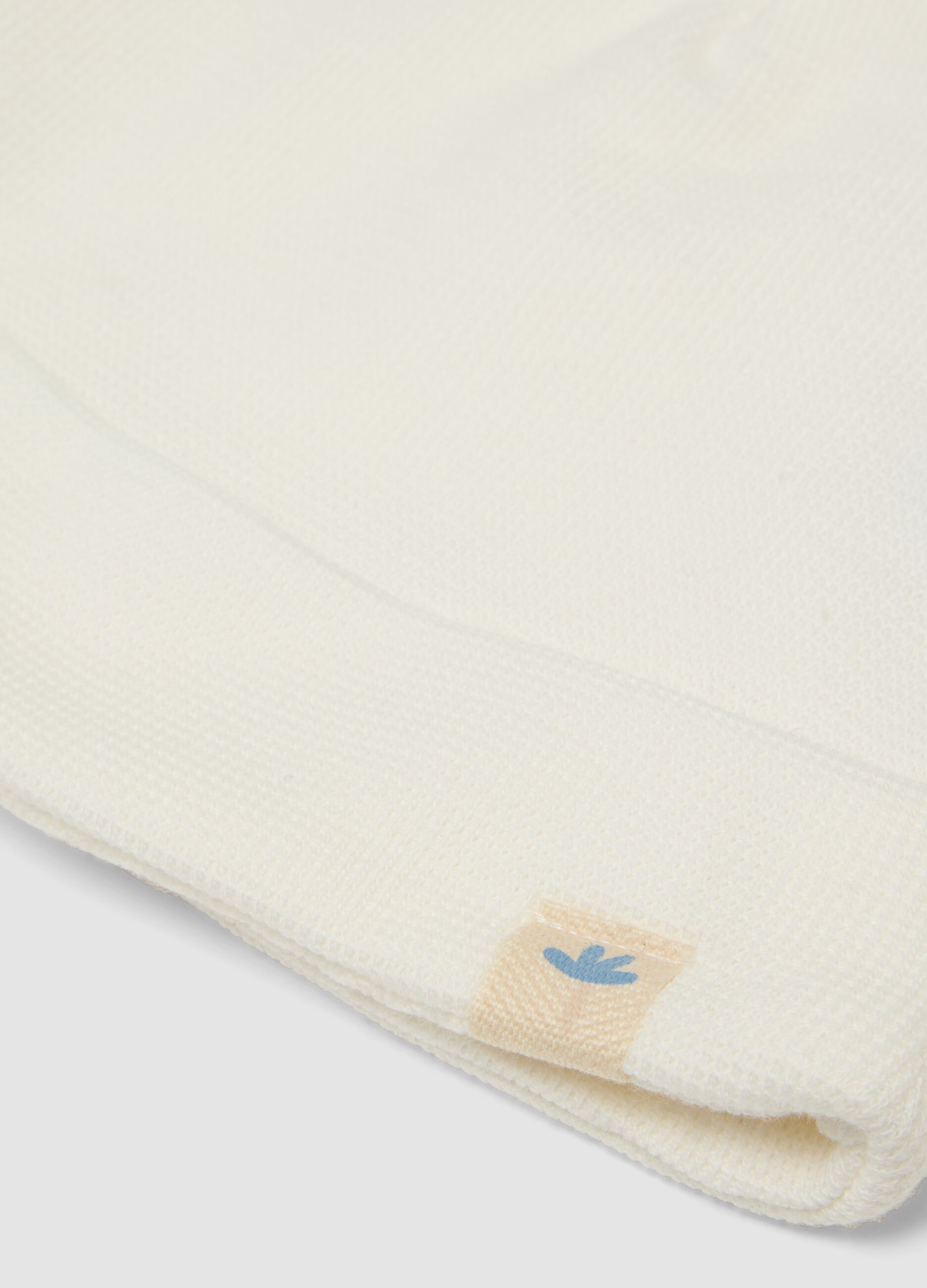 White hat in pure organic cotton jersey