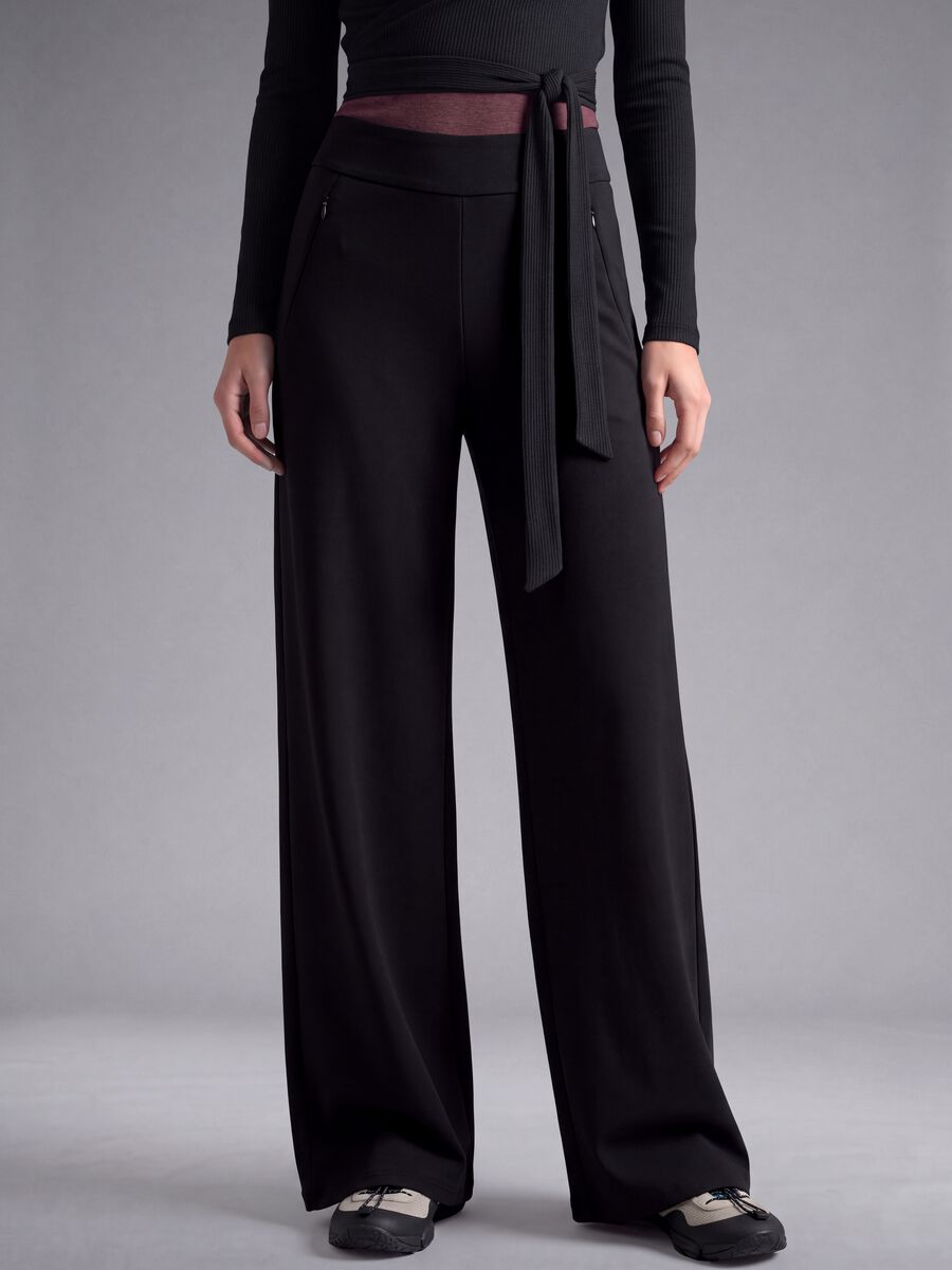 Schwarze Wide-Leg-Hose aus Stretchmaterial ALTAVIA STUDIO_1